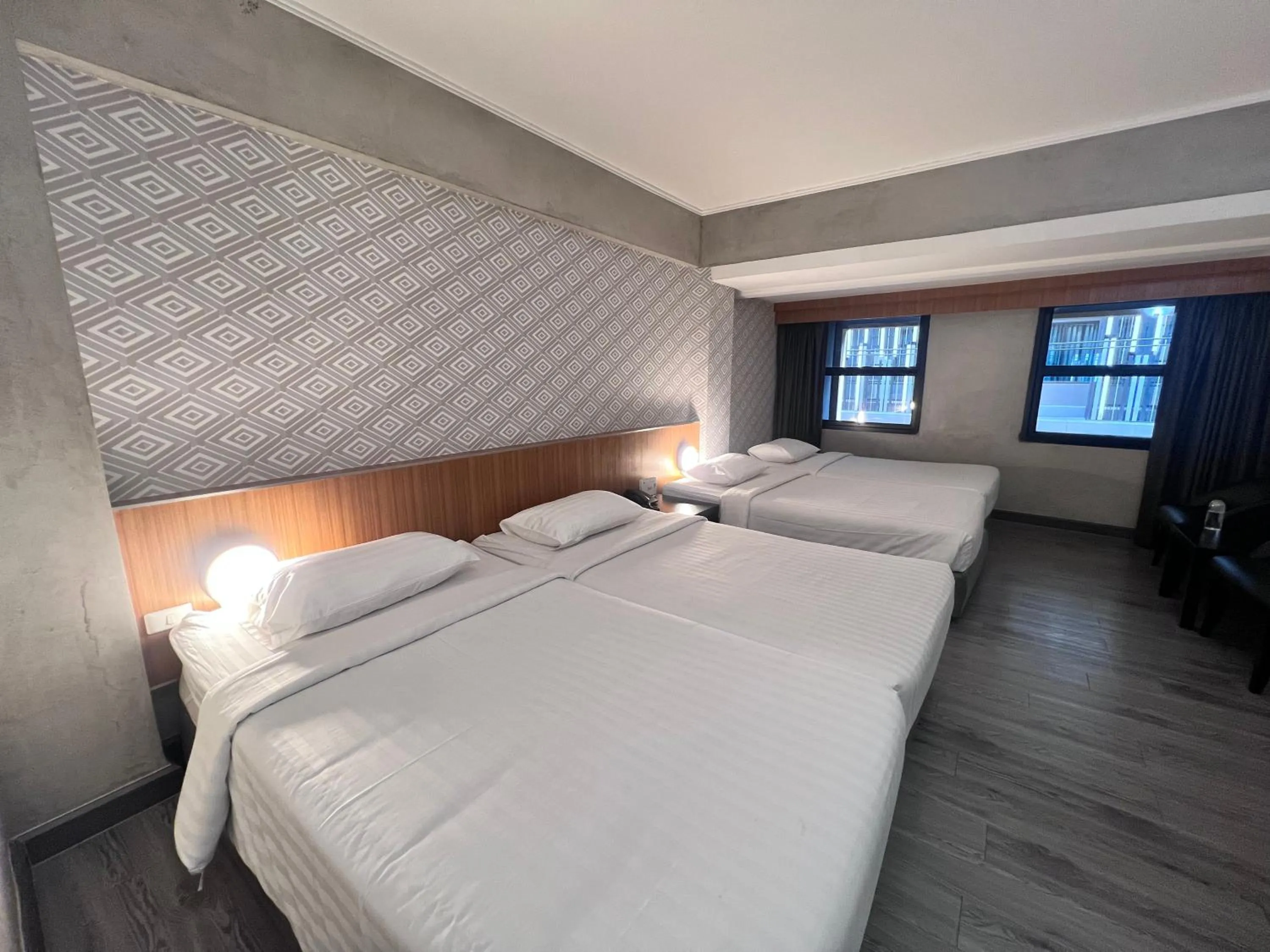 Bed in White Palace Bangkok