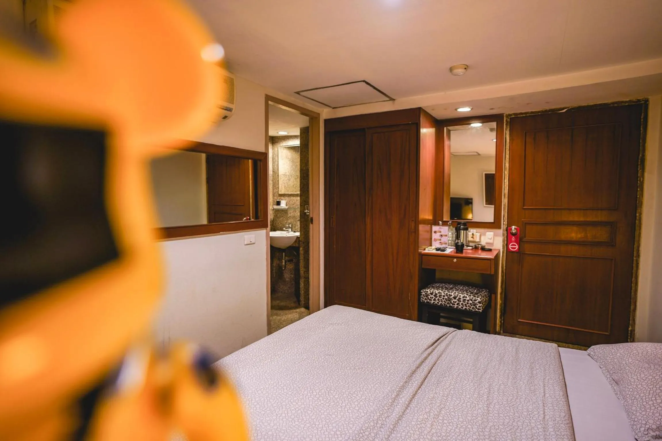 Bedroom, Bed in White Palace Bangkok