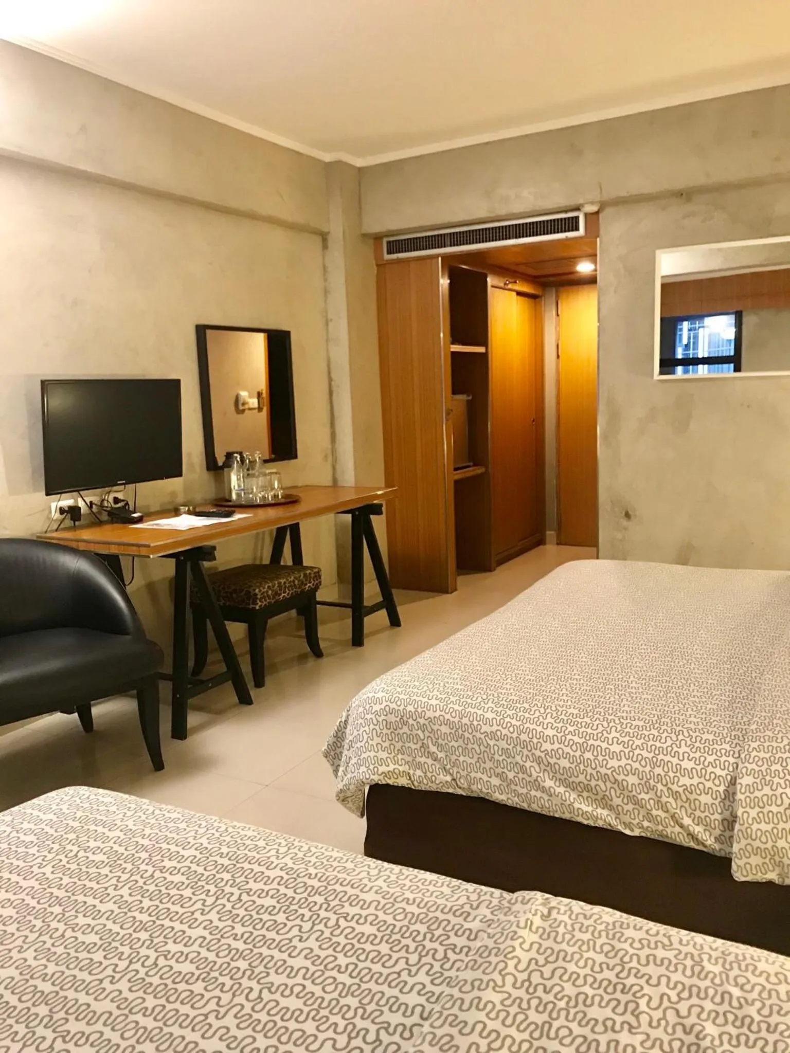 Bed in White Palace Bangkok