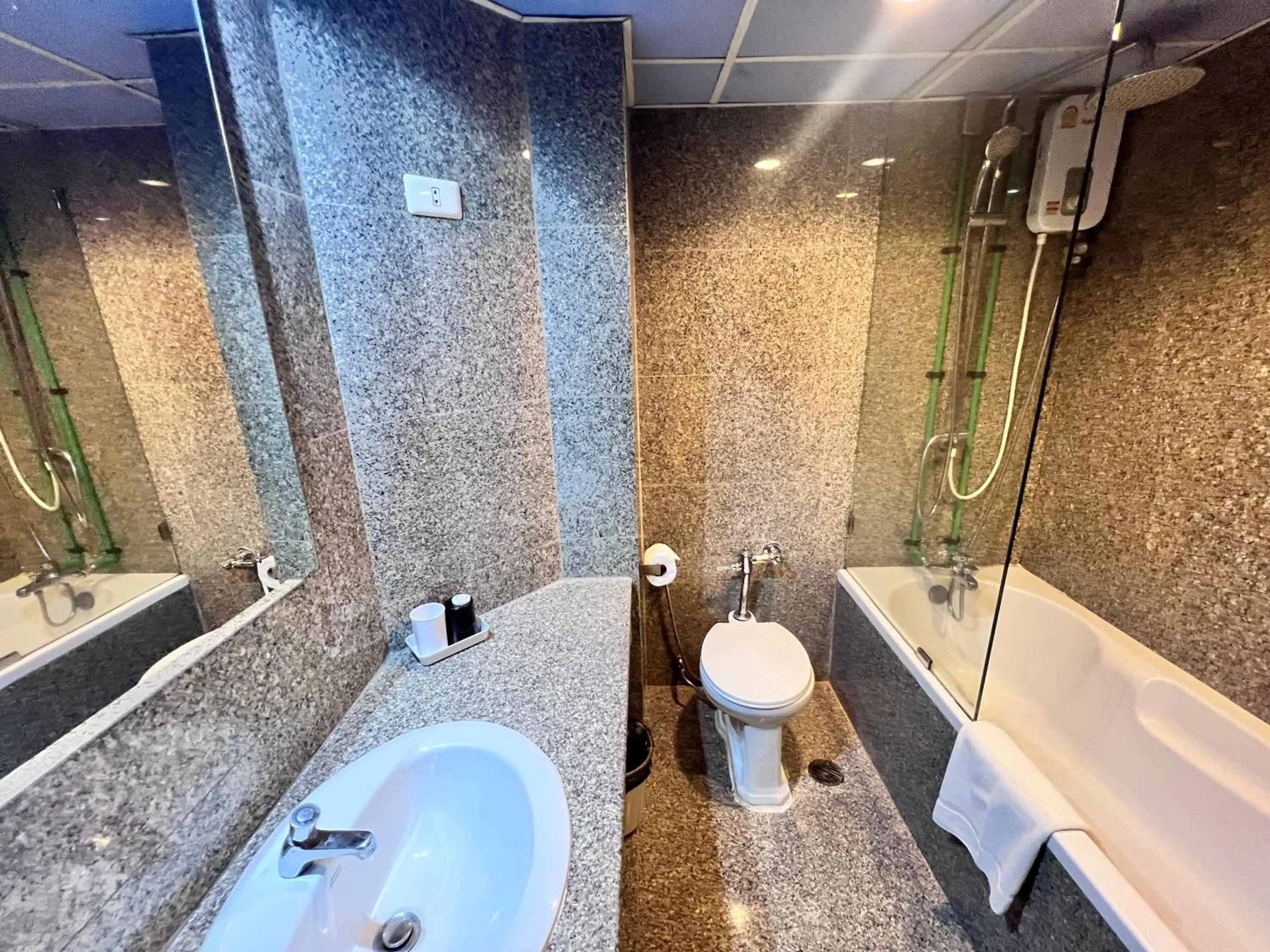 Bathroom in White Palace Bangkok