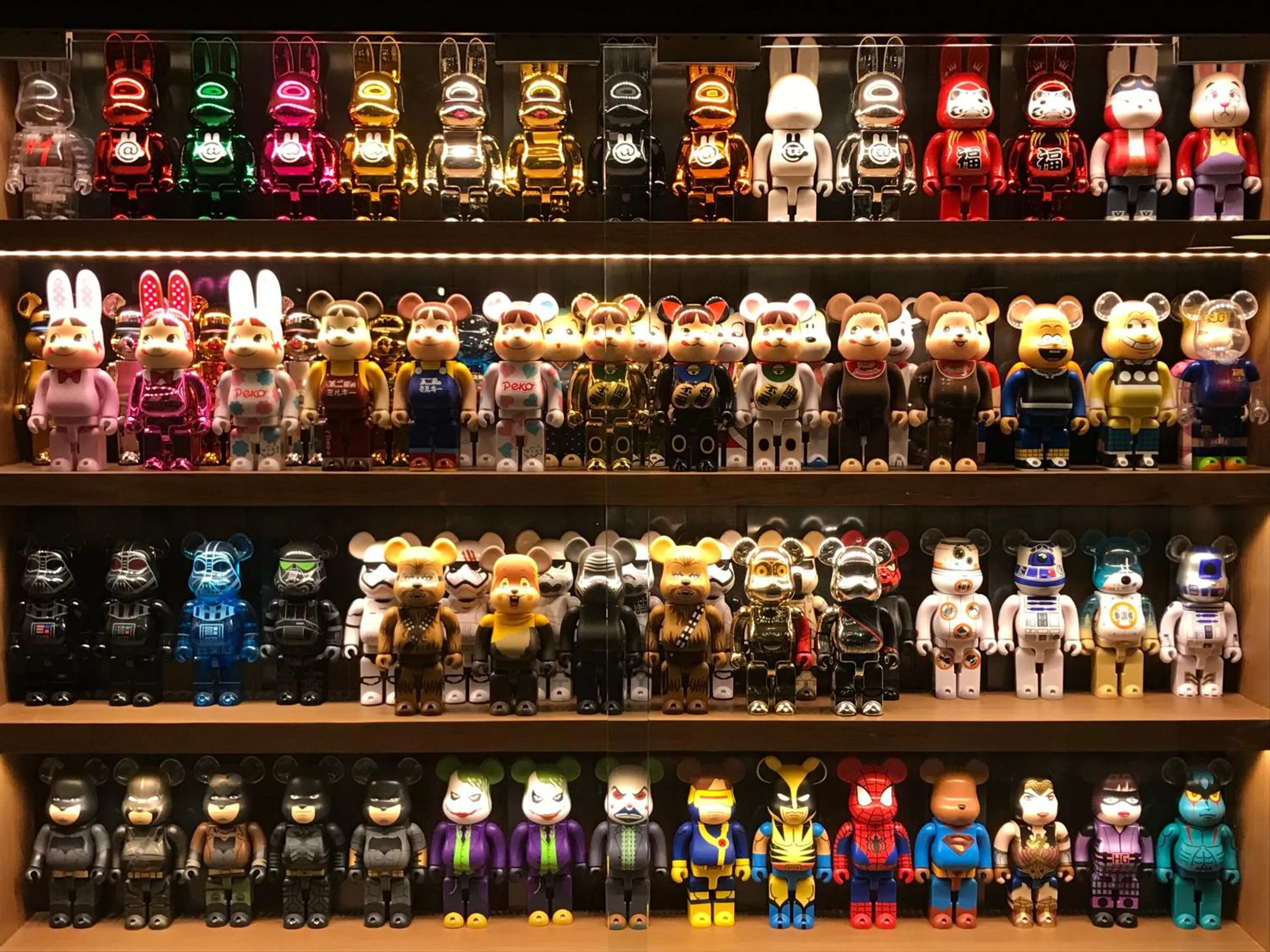 Decorative detail in White Palace Bangkok