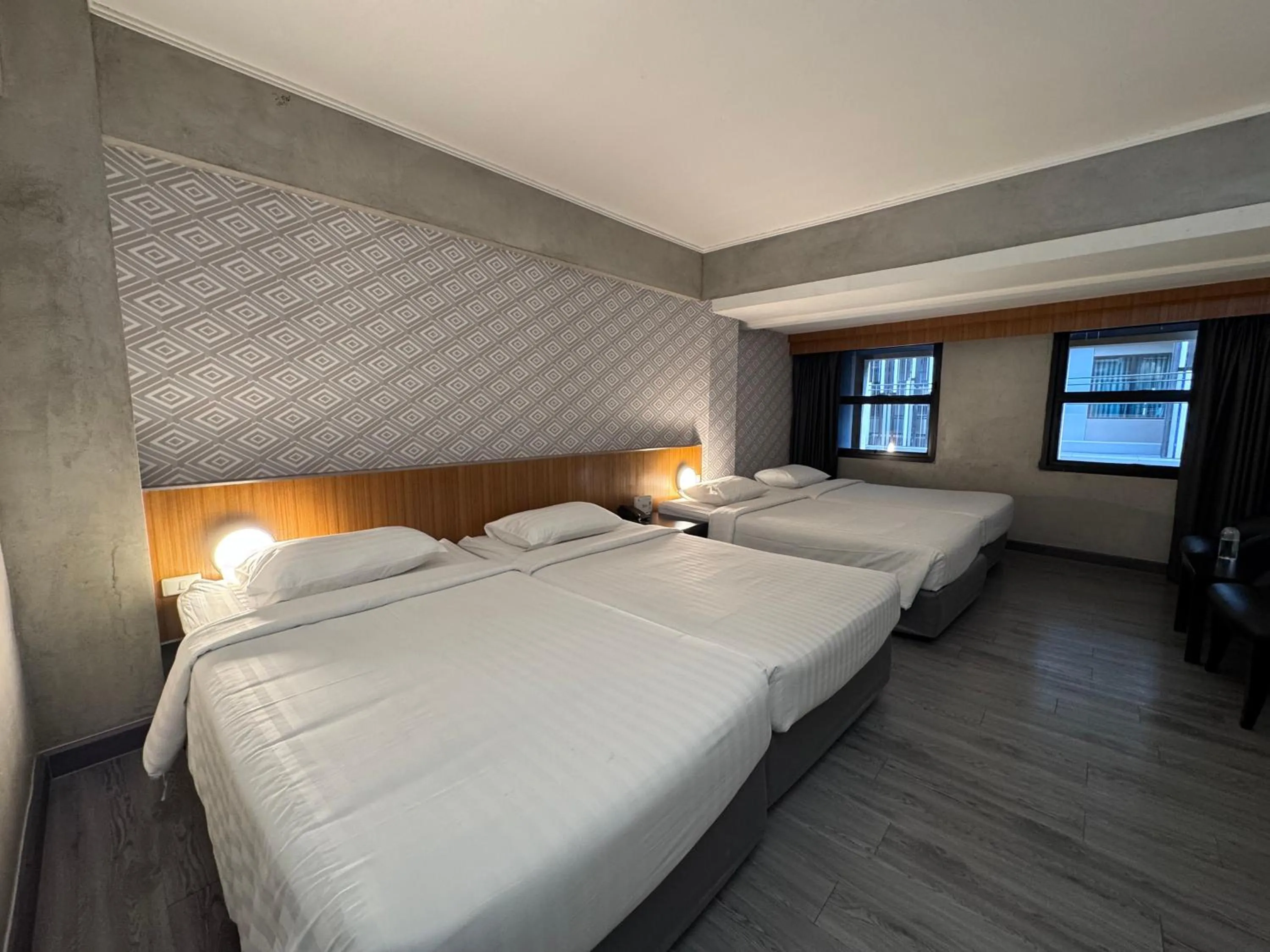 Bed in White Palace Bangkok