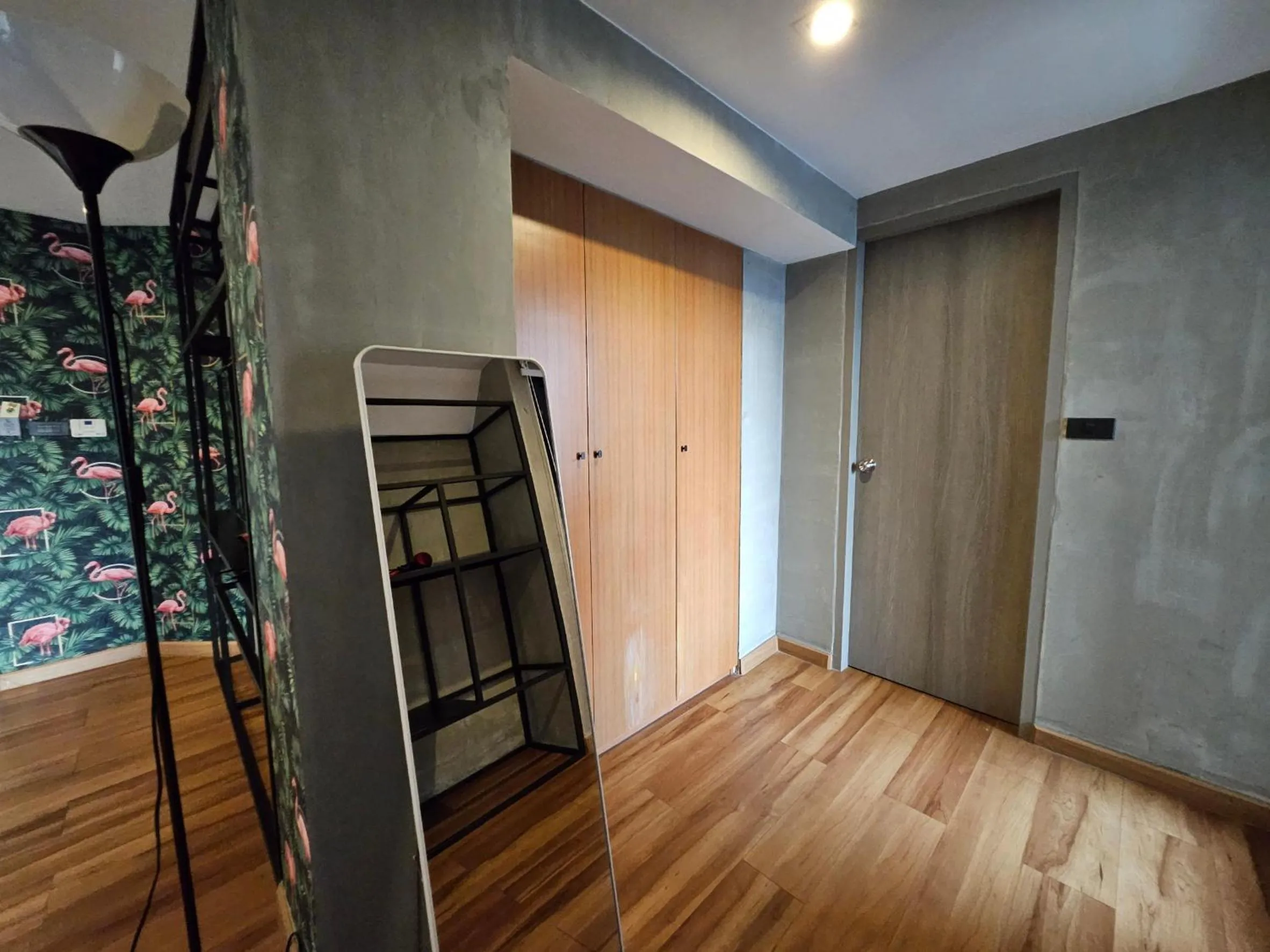 Photo of the whole room in White Palace Bangkok