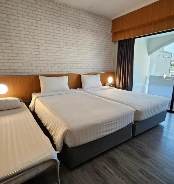 Bedroom, Bed in White Palace Bangkok