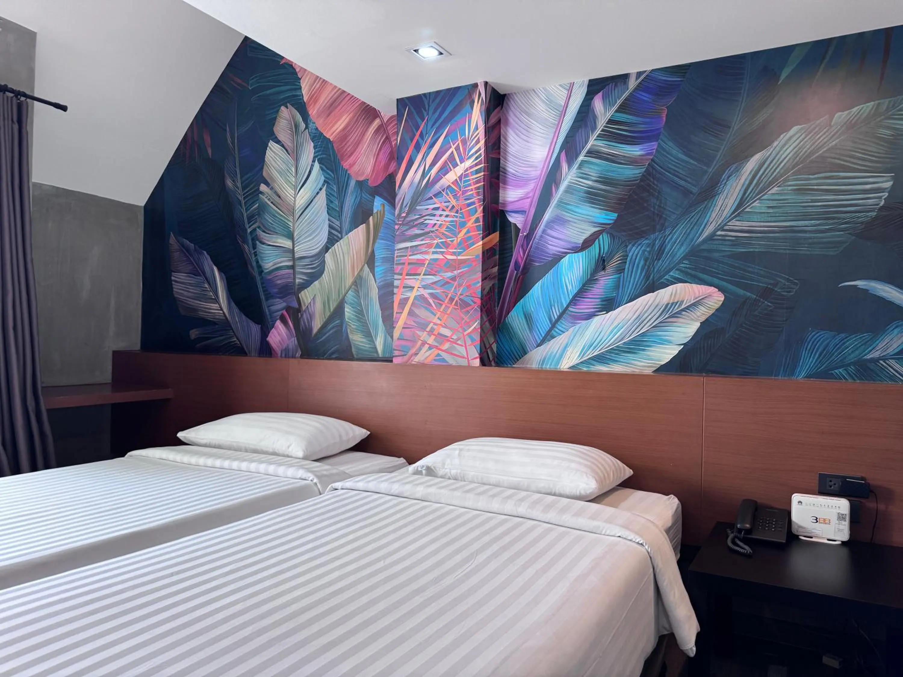 Bed in White Palace Bangkok