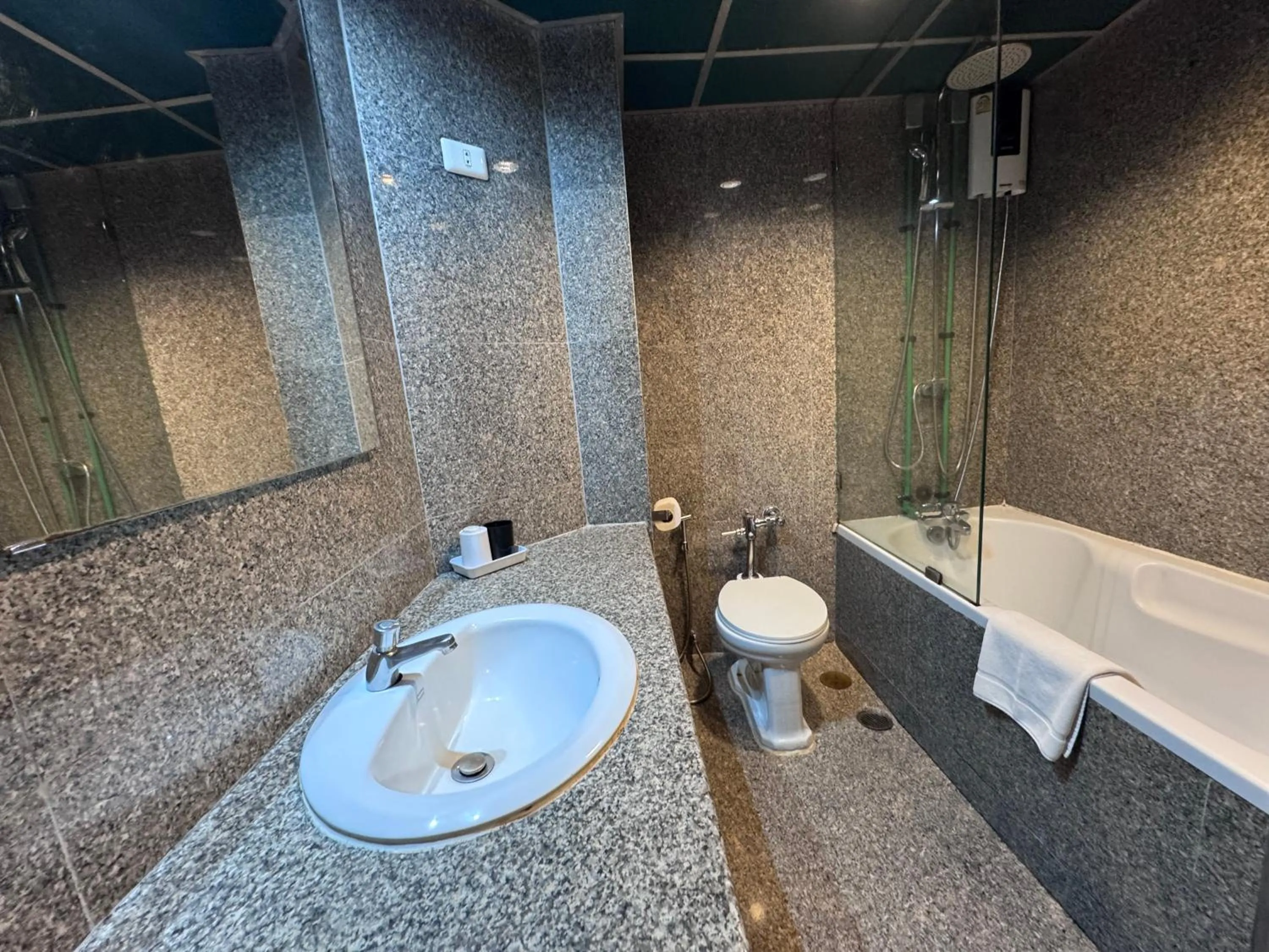 Bathroom in White Palace Bangkok