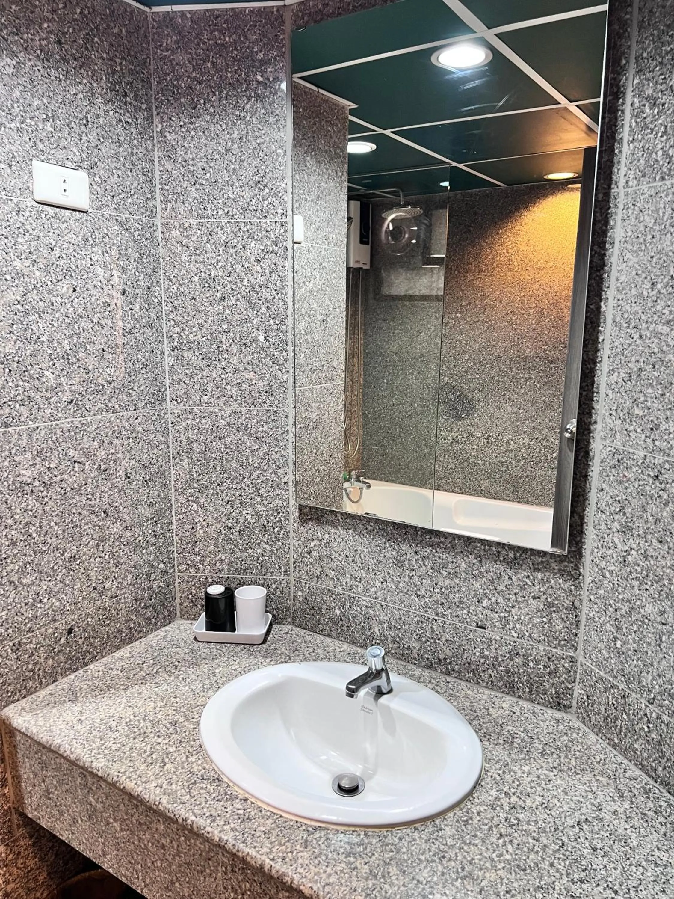 Bathroom in White Palace Bangkok