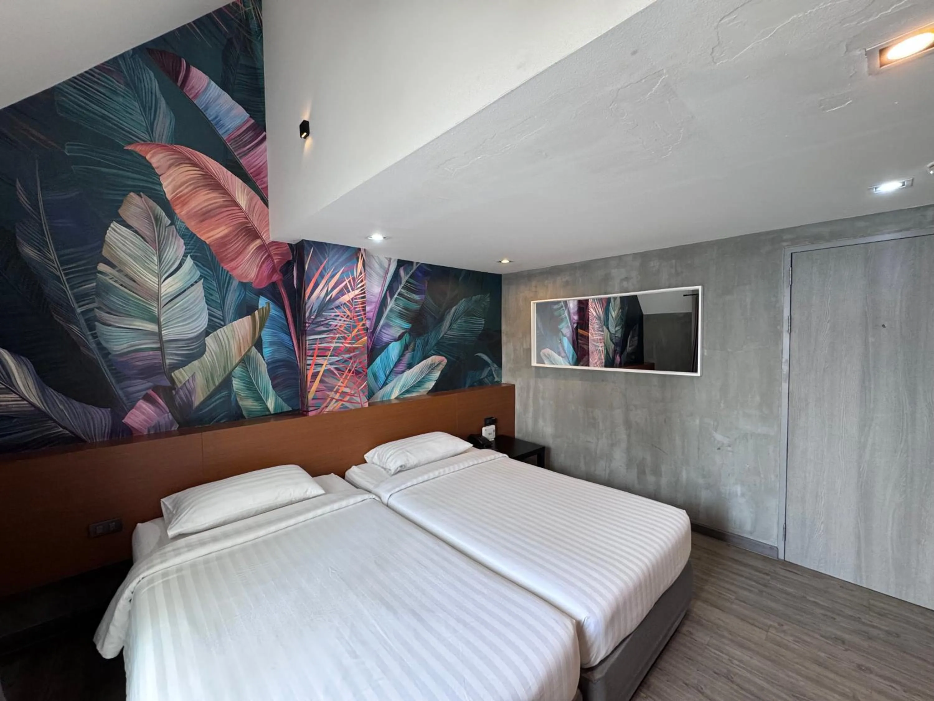 Bed in White Palace Bangkok