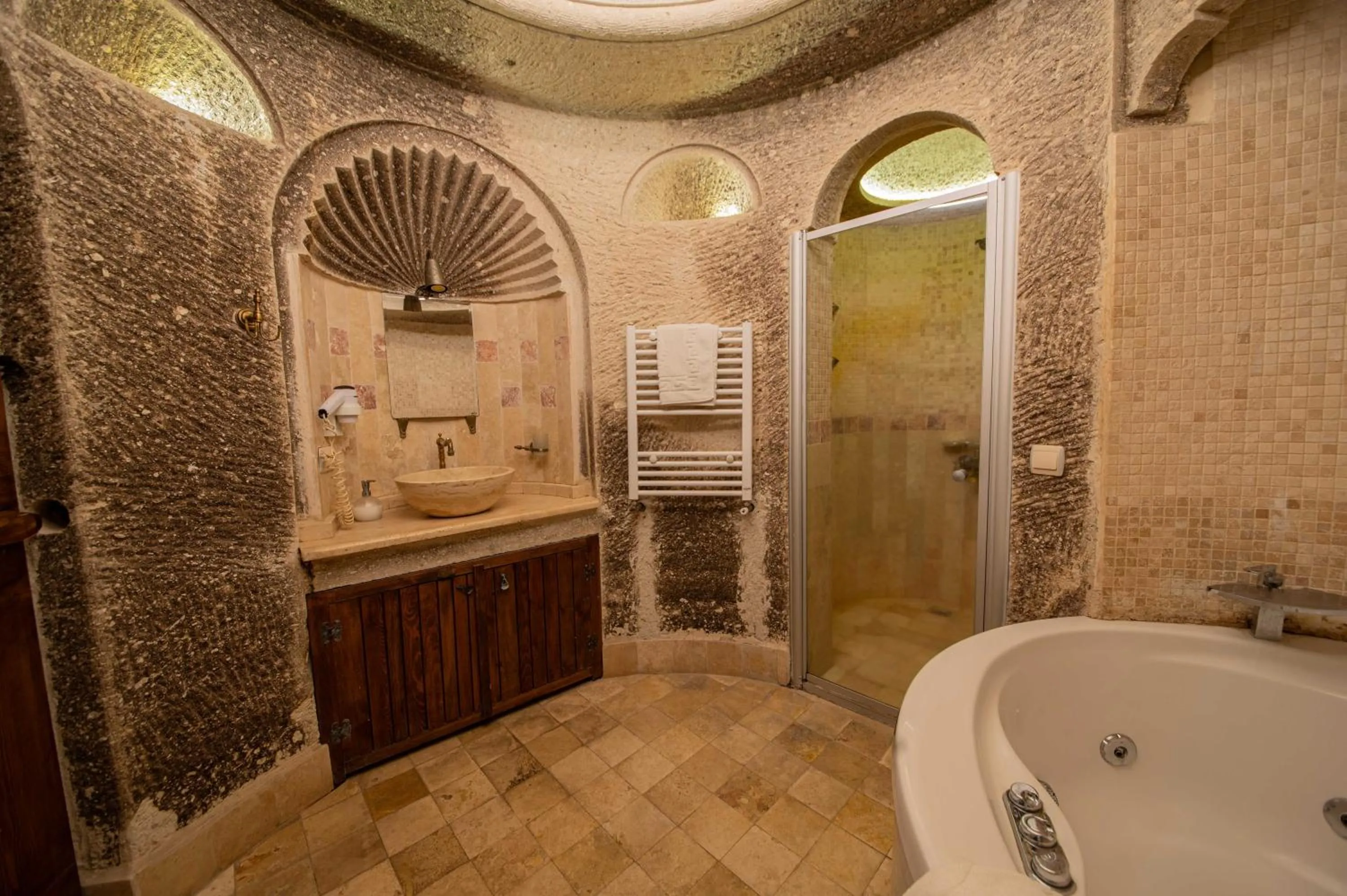 Bathroom in Safran Cave Hotel