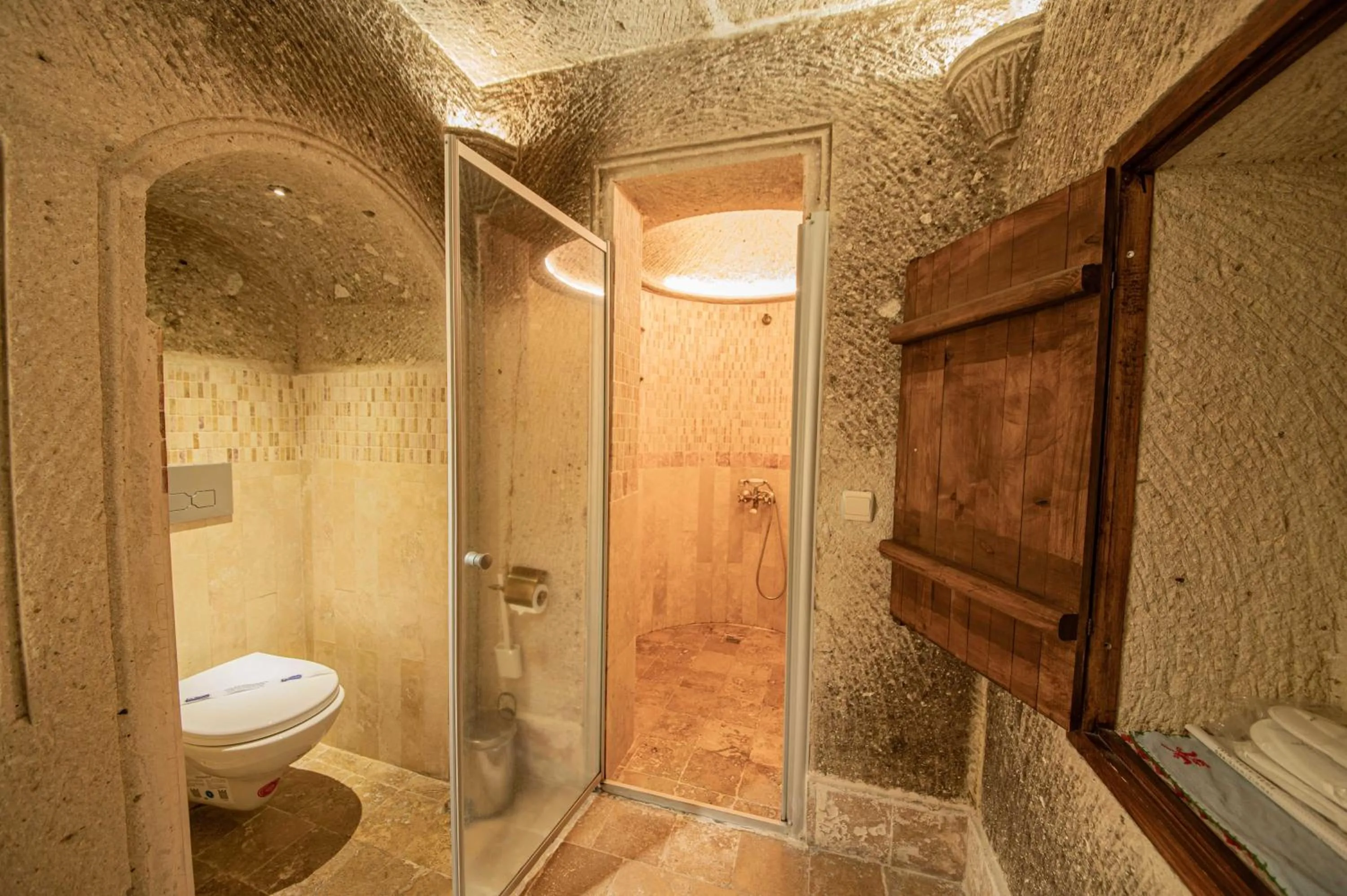 Bathroom in Safran Cave Hotel