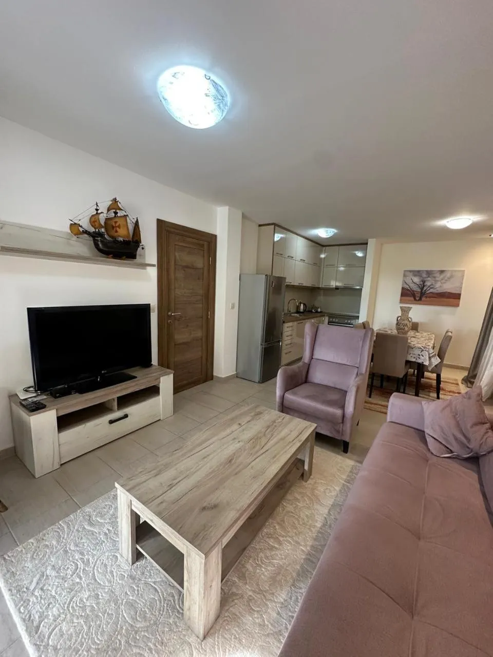 Communal lounge/ TV room in Meridian Hotel