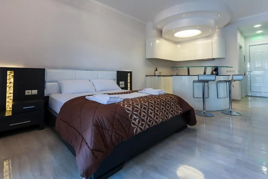 Bed in Pearl Bay Hotel Apartments