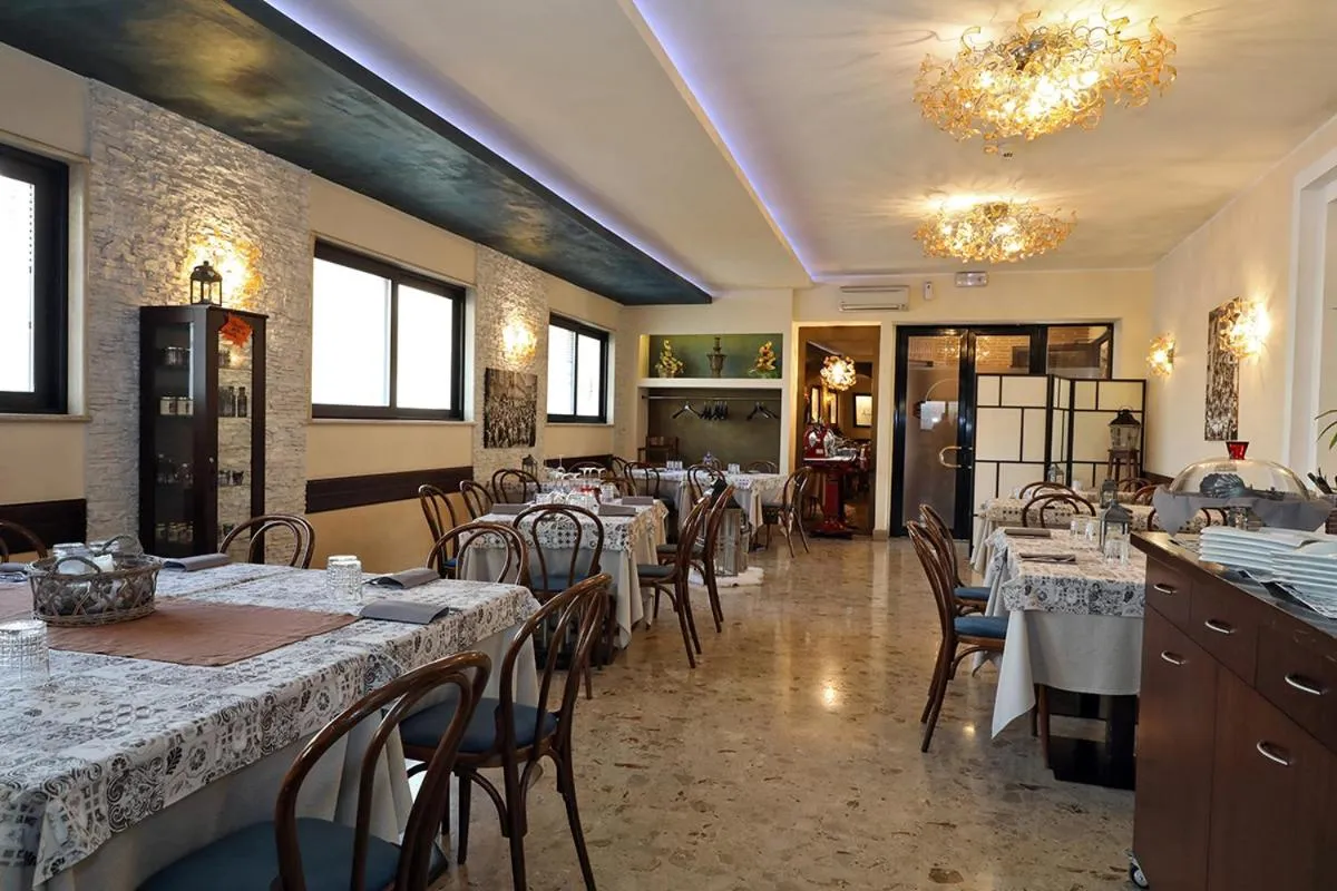 Restaurant/places to eat in Hotel Al Castello