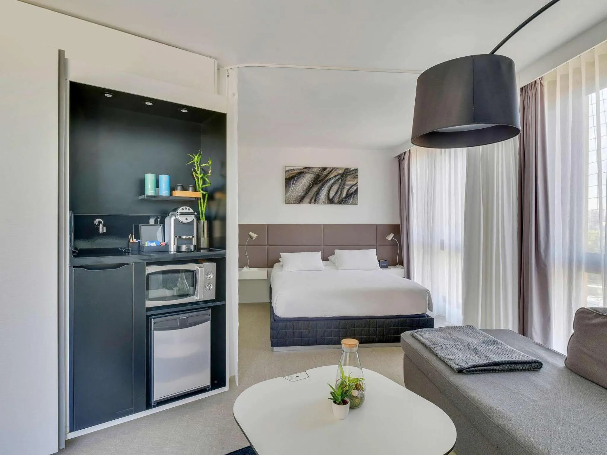 Bedroom, Bed in Novotel Suites Paris Issy Les Moulineaux