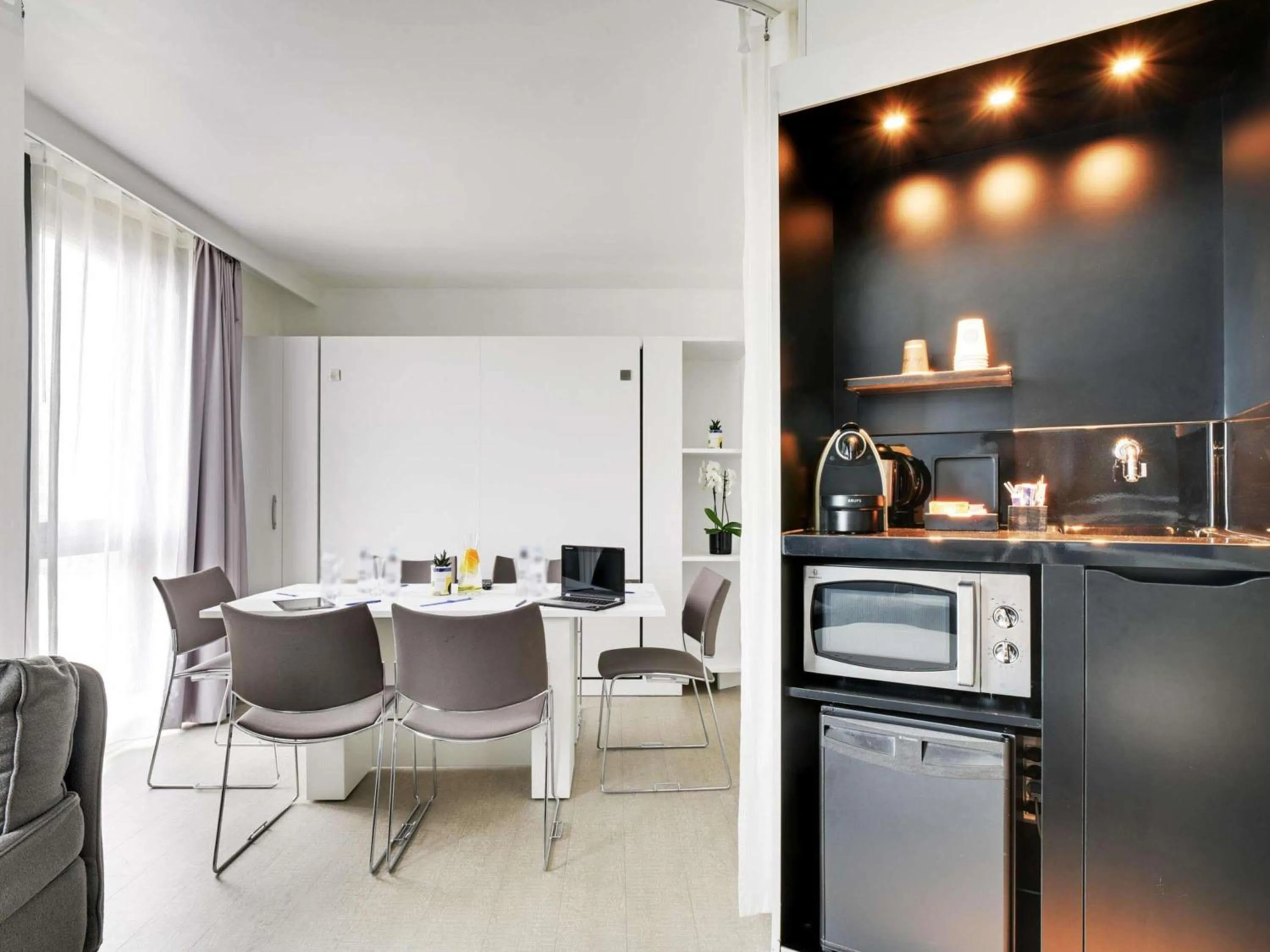 Meeting/conference room in Novotel Suites Paris Issy Les Moulineaux