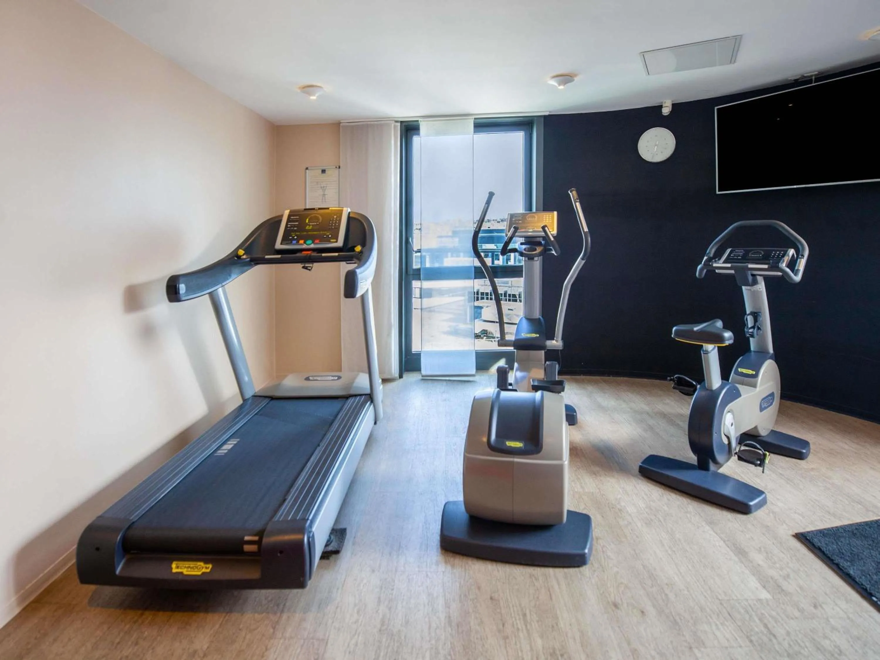 Fitness centre/facilities in Novotel Suites Paris Issy Les Moulineaux