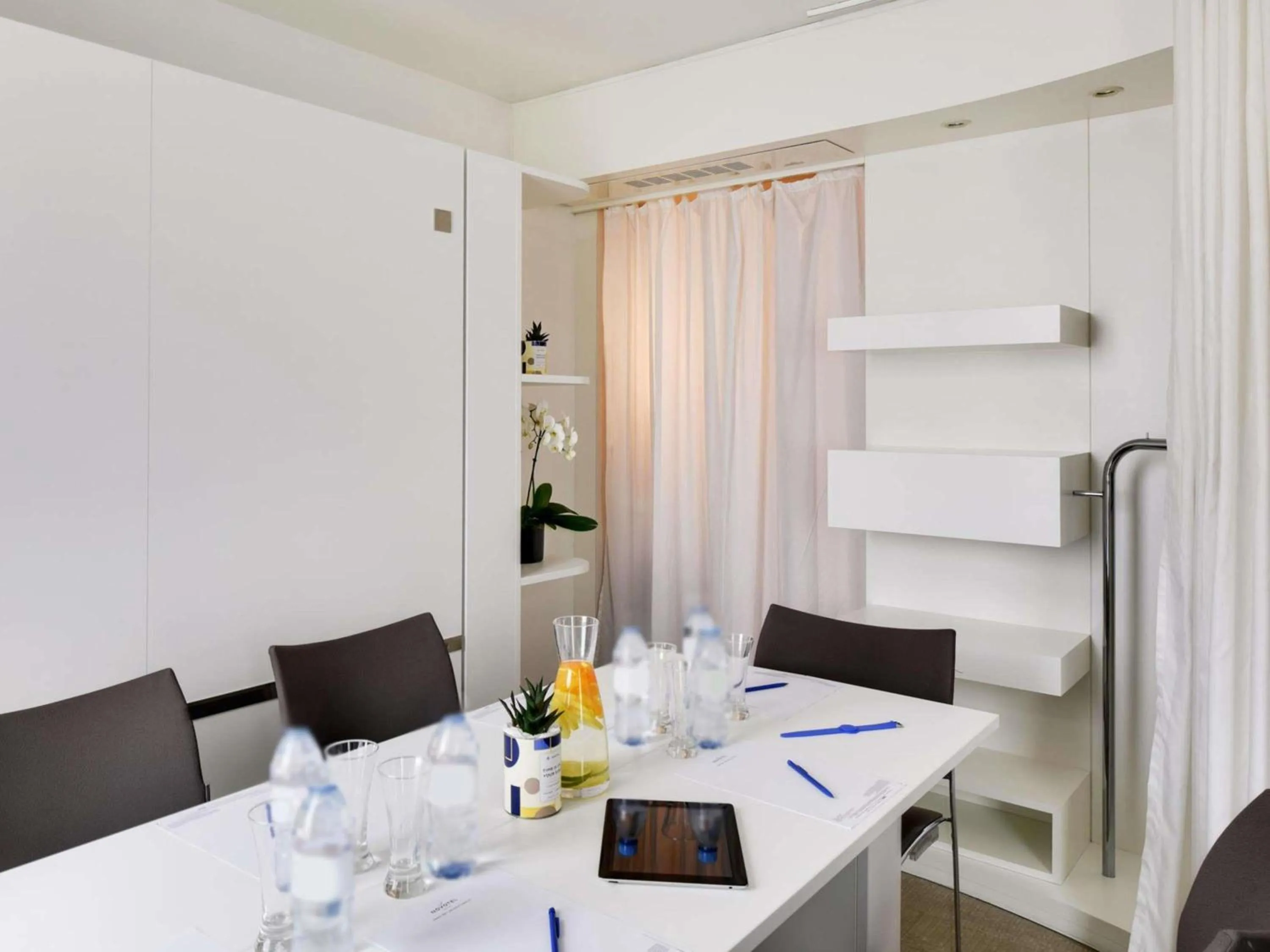 Meeting/conference room in Novotel Suites Paris Issy Les Moulineaux
