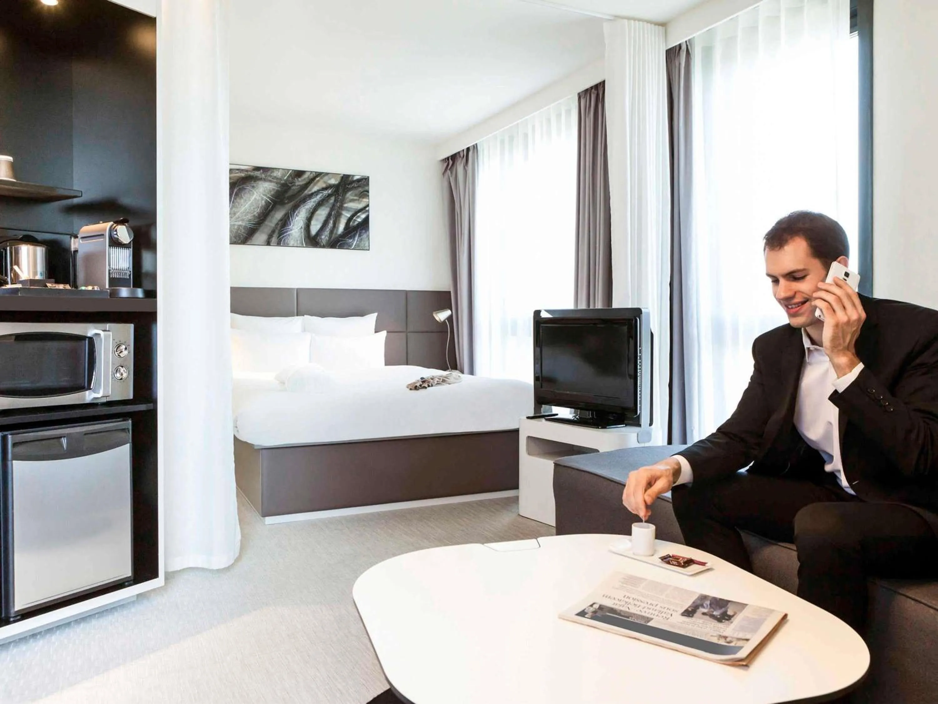 Bedroom in Novotel Suites Paris Issy Les Moulineaux