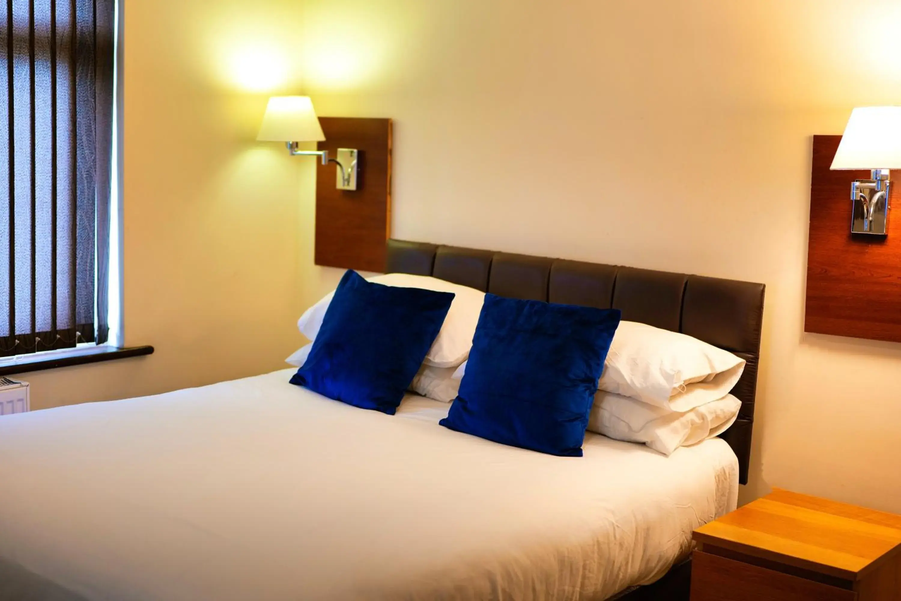 Double Room with Shared Bathroom in Clifton House Brighton Double Room with Shared Bathroom in Clifton House Brighton