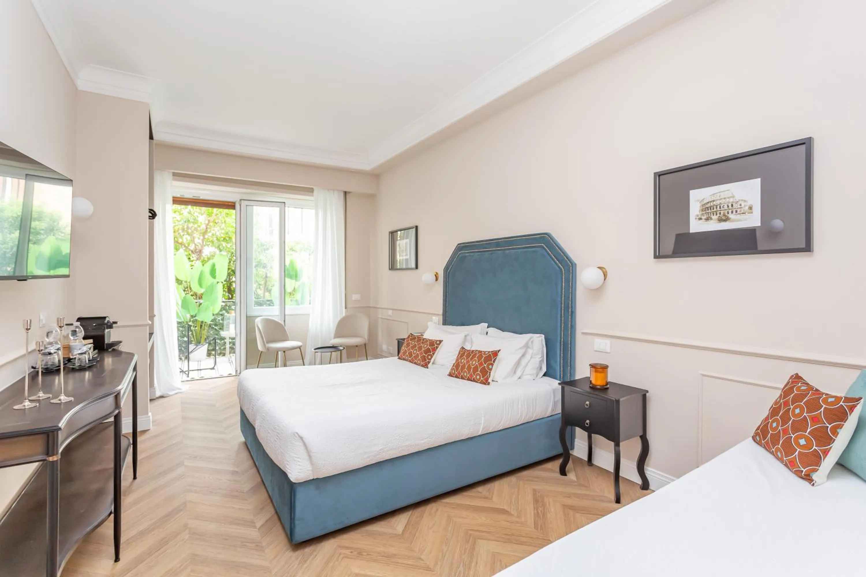 Bed in Rome Central Inn