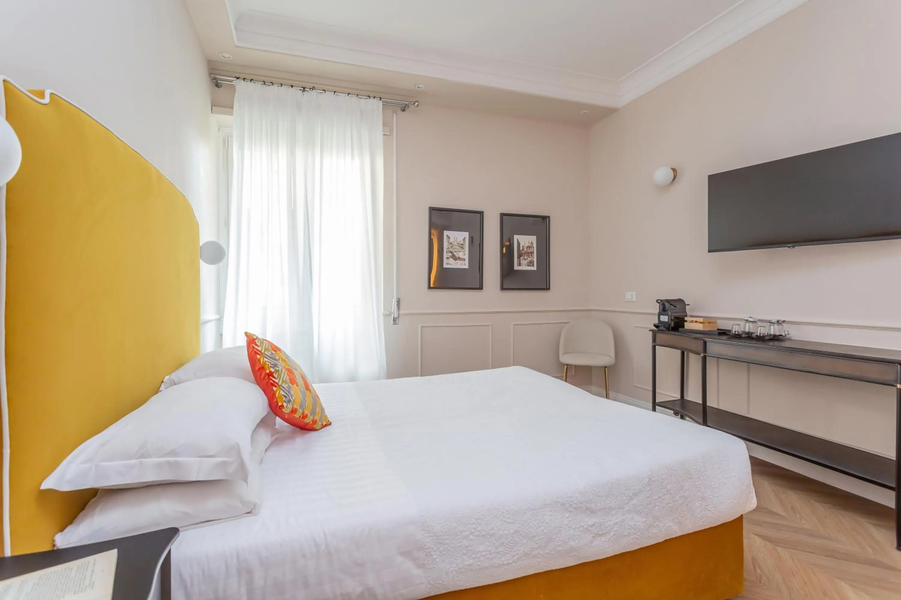 Bed in Rome Central Inn