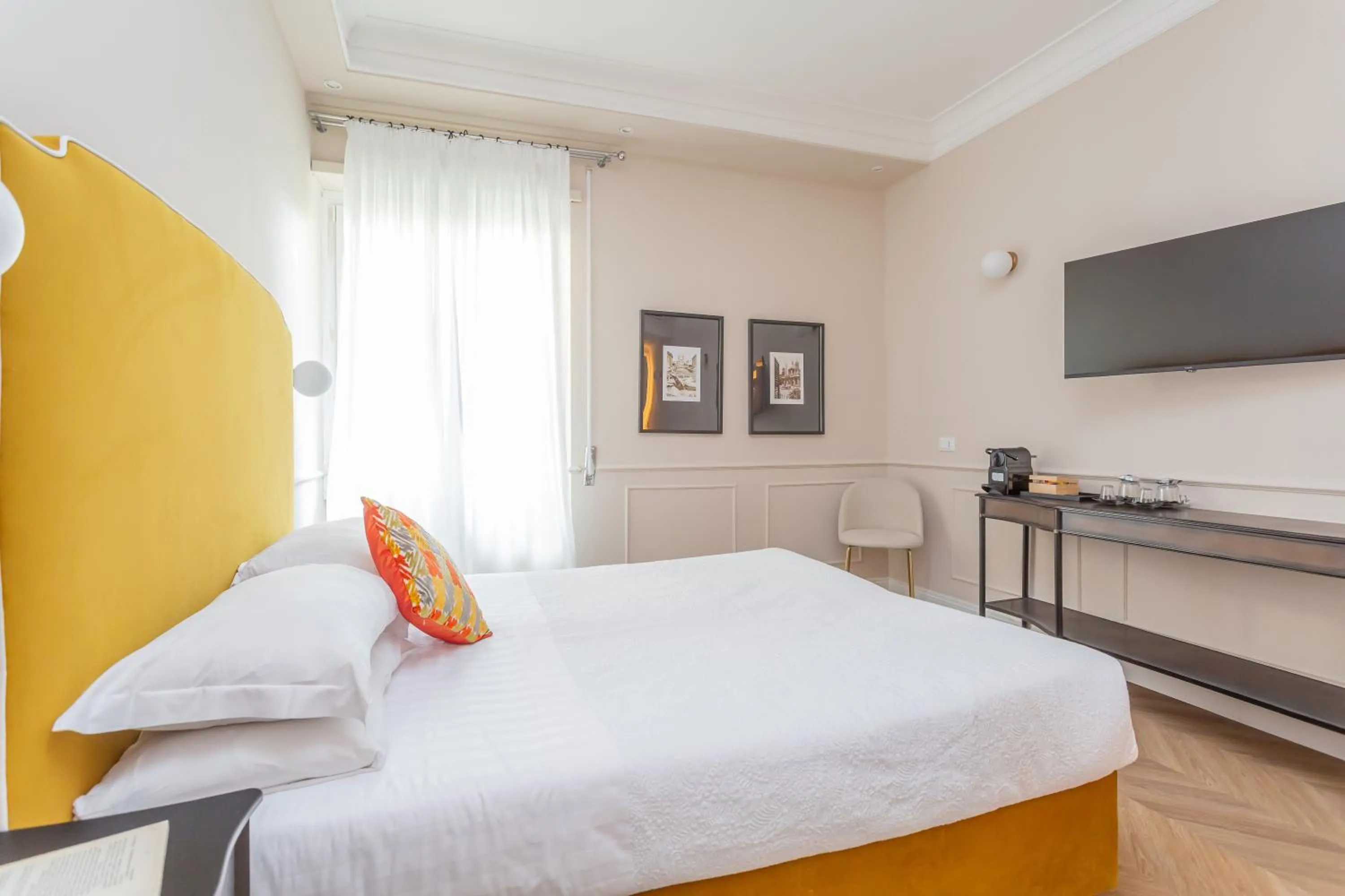 Bed in Rome Central Inn