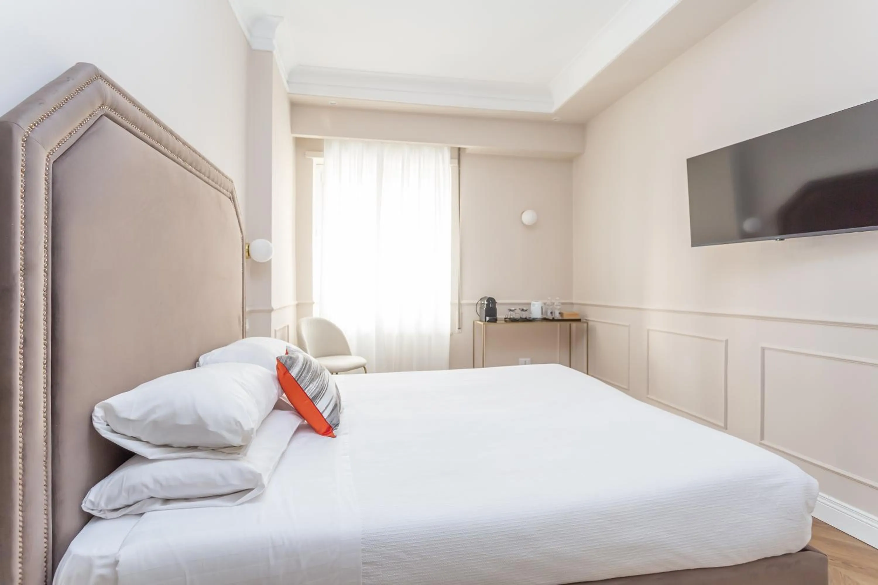 Bed in Rome Central Inn