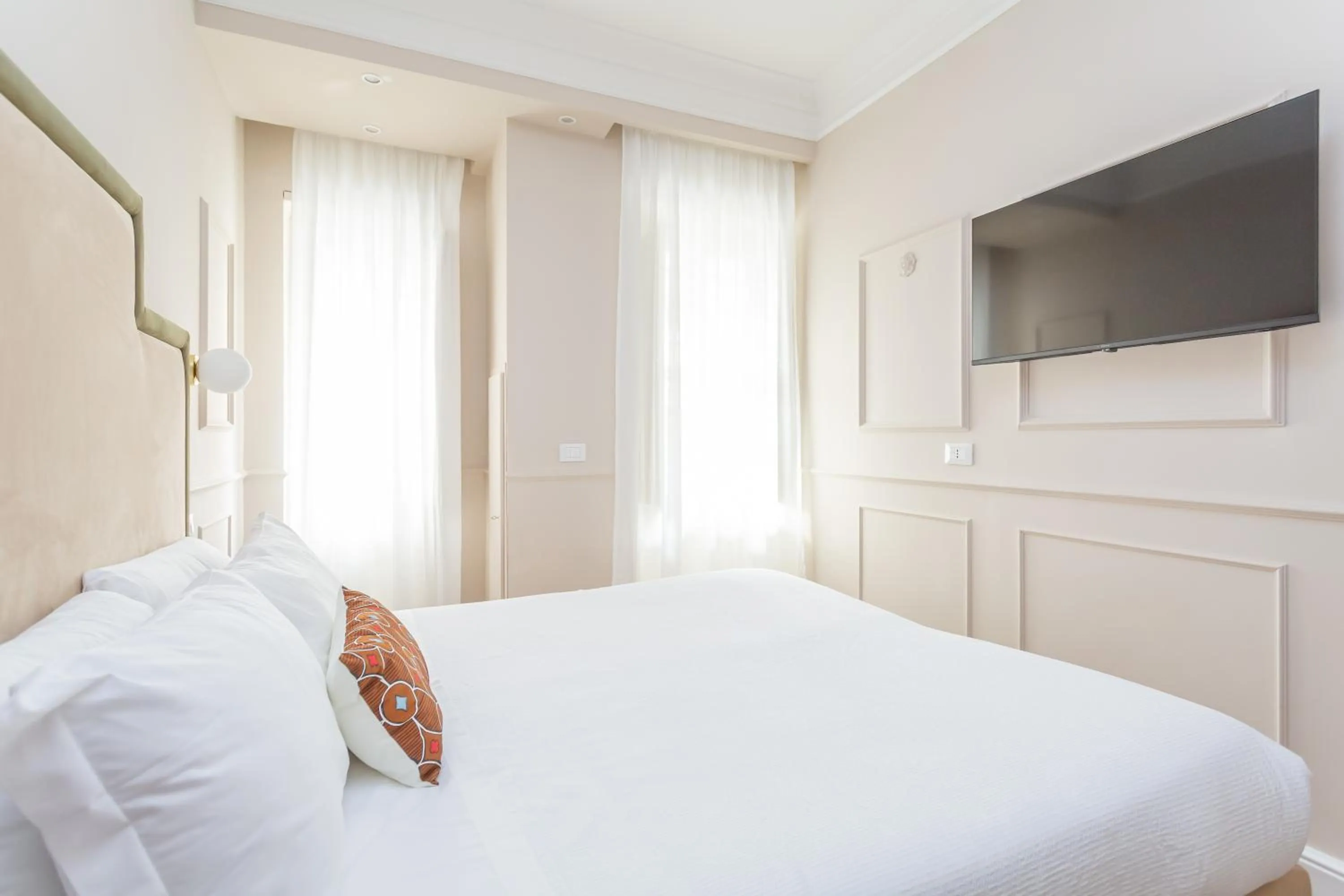 Bed in Rome Central Inn