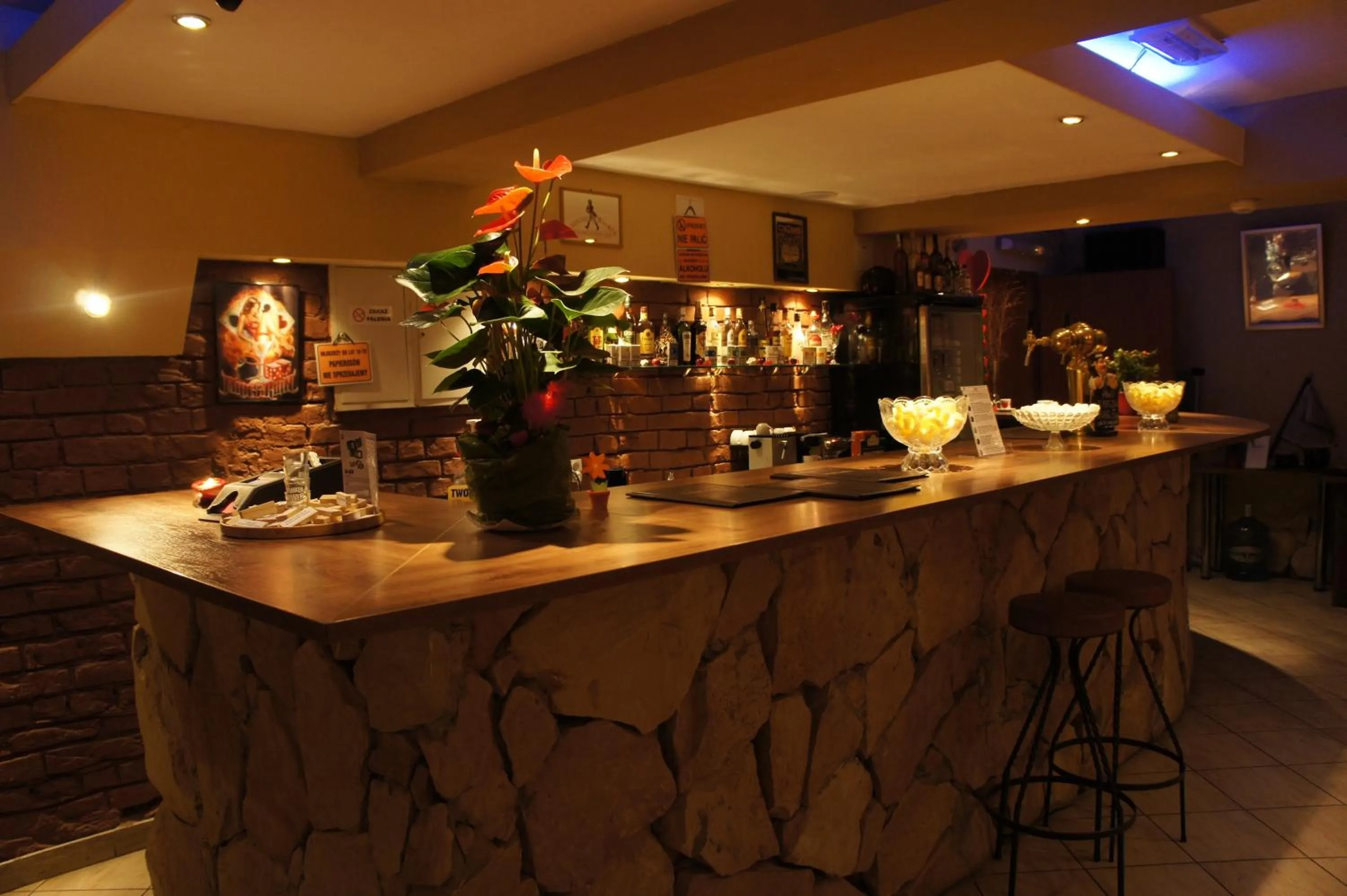 Restaurant/places to eat in Nu Hotel