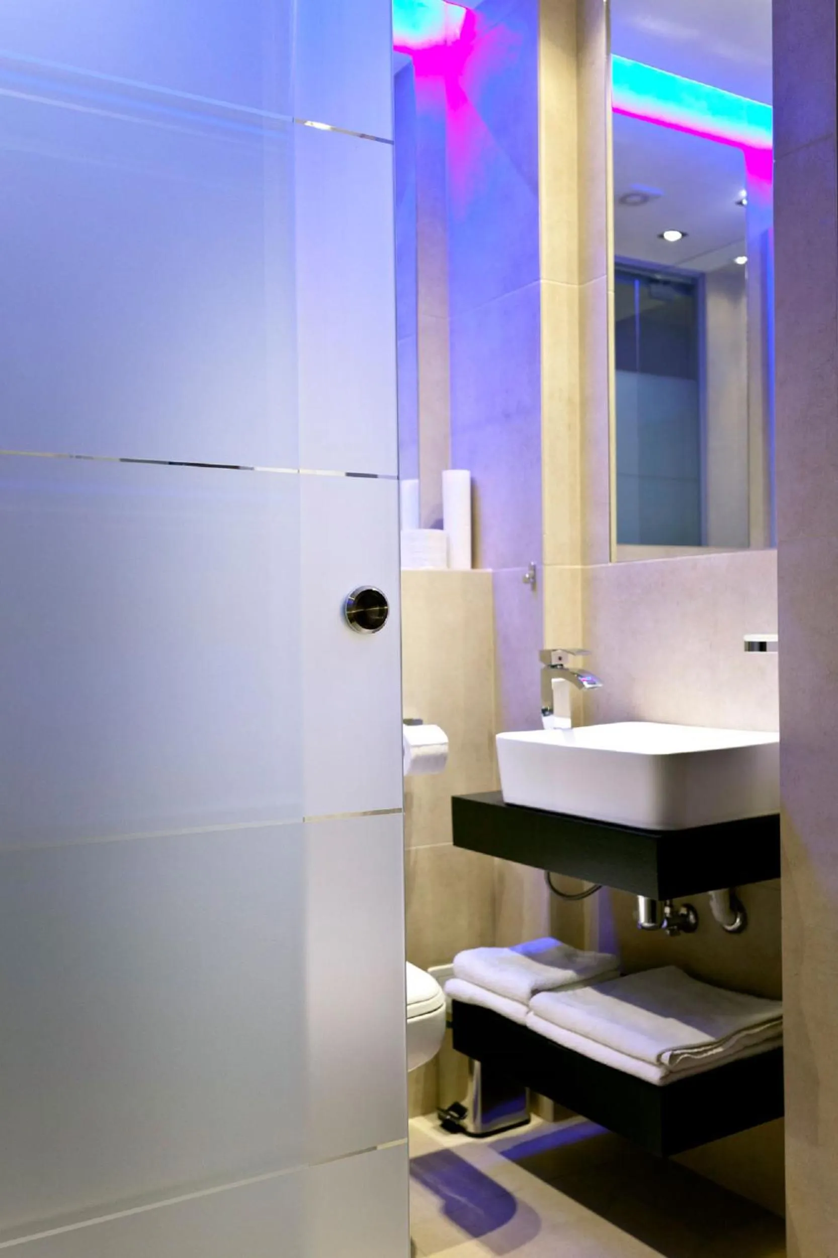 Bathroom in Nu Hotel