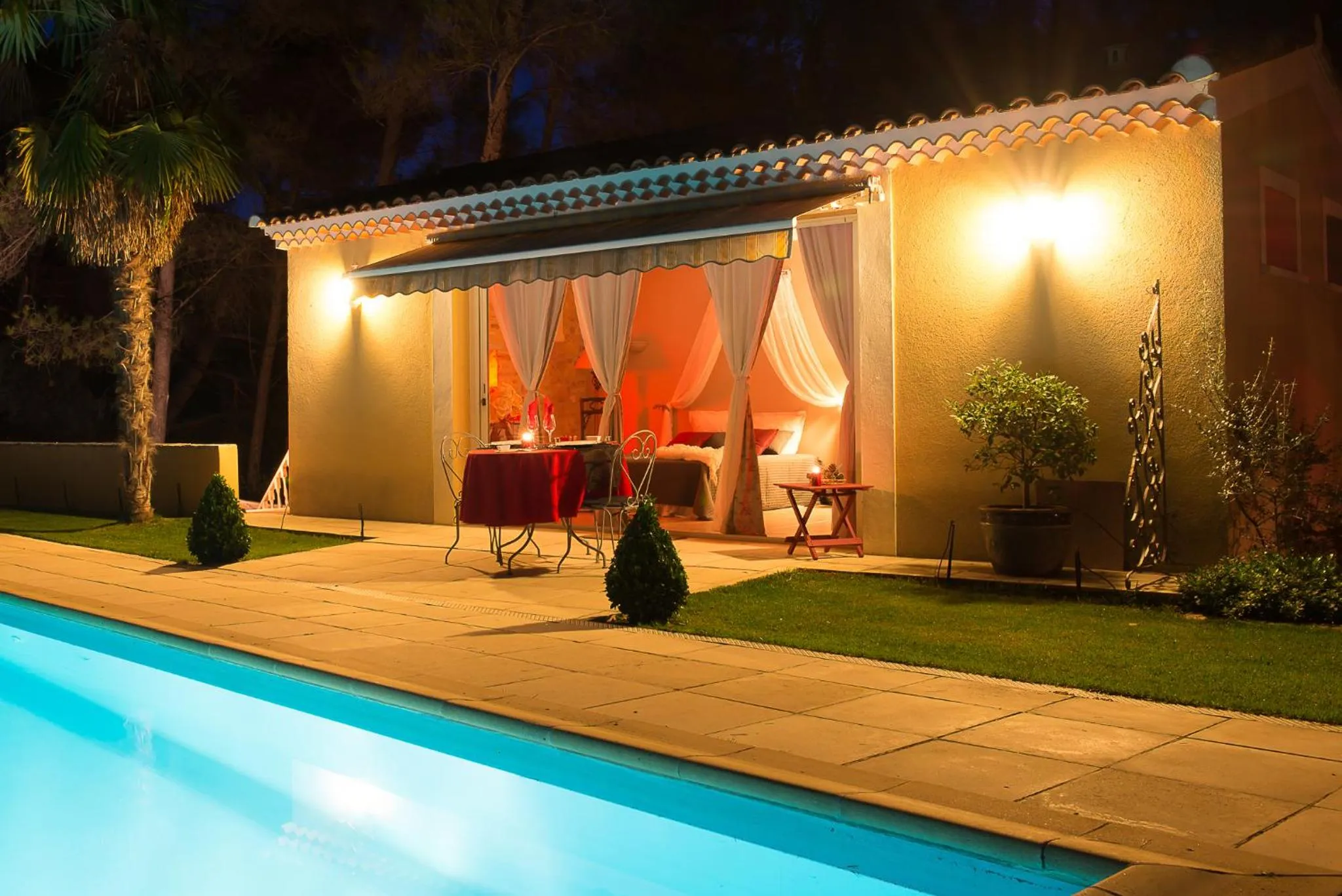 Swimming pool in Domaine Jobert