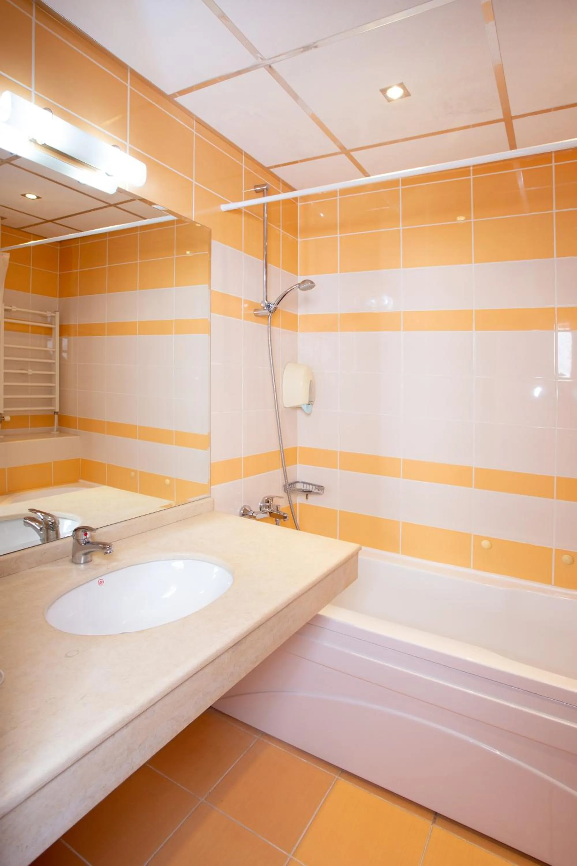 Photo of the whole room in Contessa Hotel