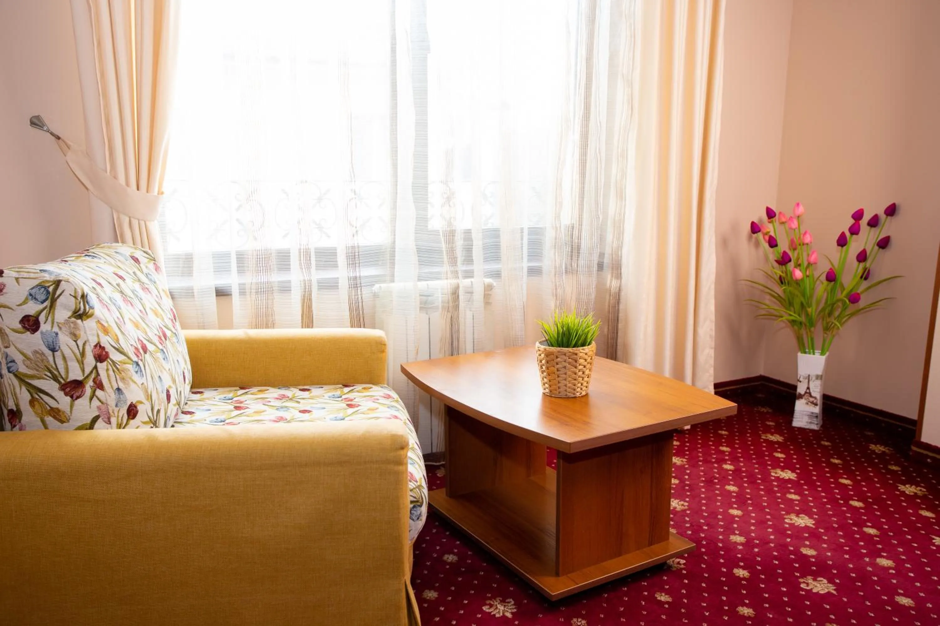 Photo of the whole room in Contessa Hotel