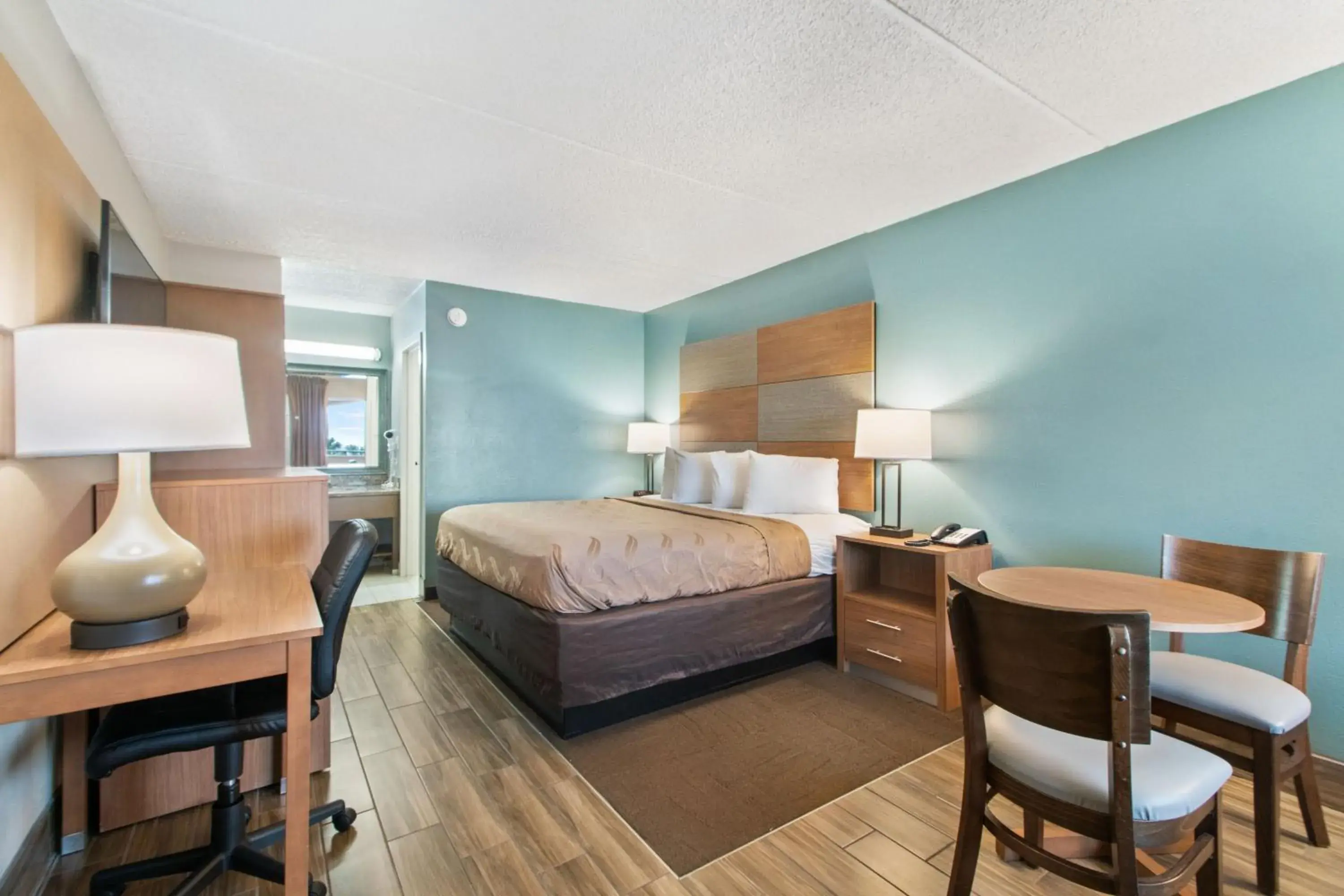 King Room with Partial Sea View in Beachfront Palms Hotel Galveston King Room with Partial Sea View in Beachfront Palms Hotel Galveston