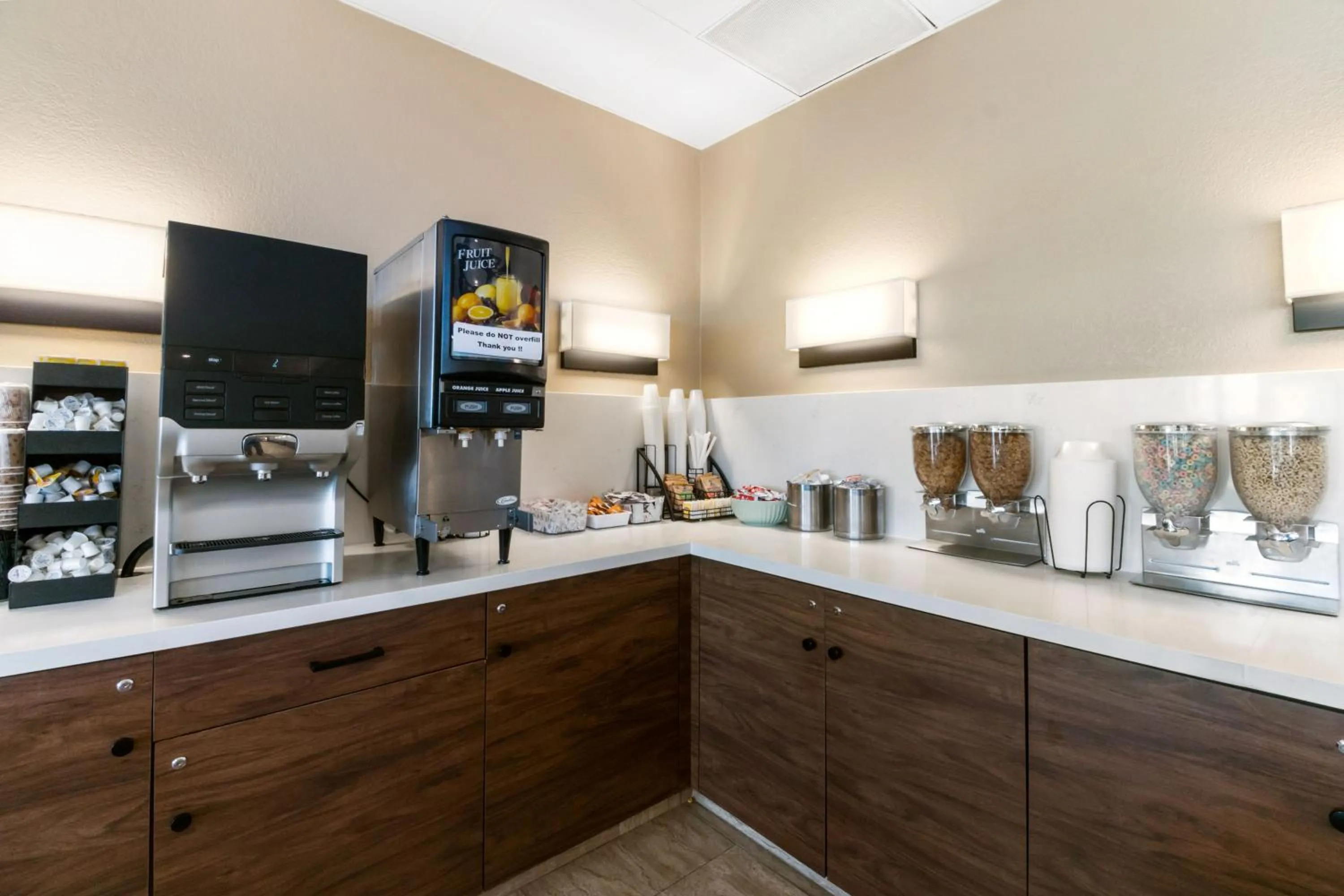 Food and drinks in Beachfront Palms Hotel Galveston