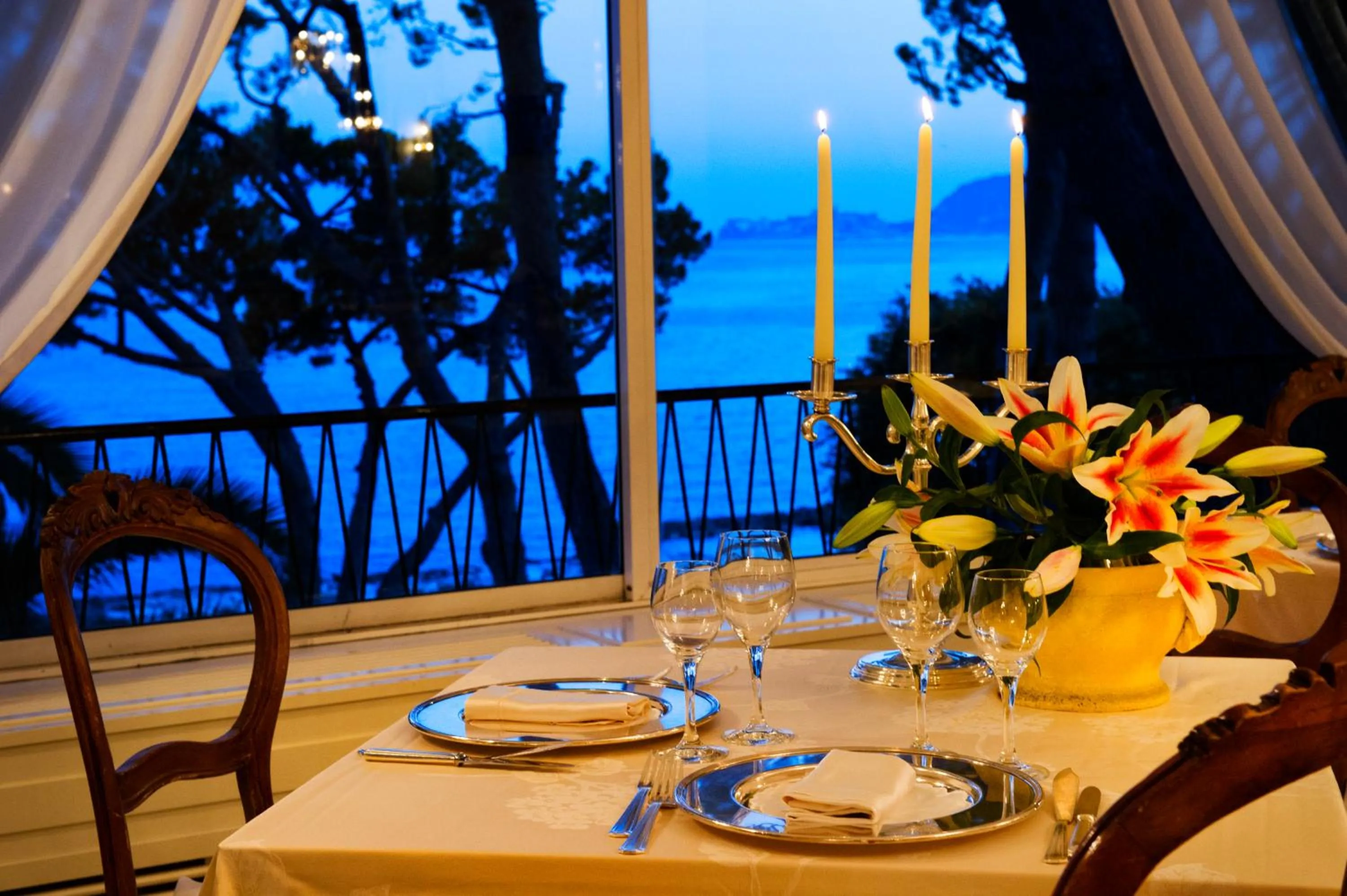 Restaurant/places to eat in Grande Albergo Miramare