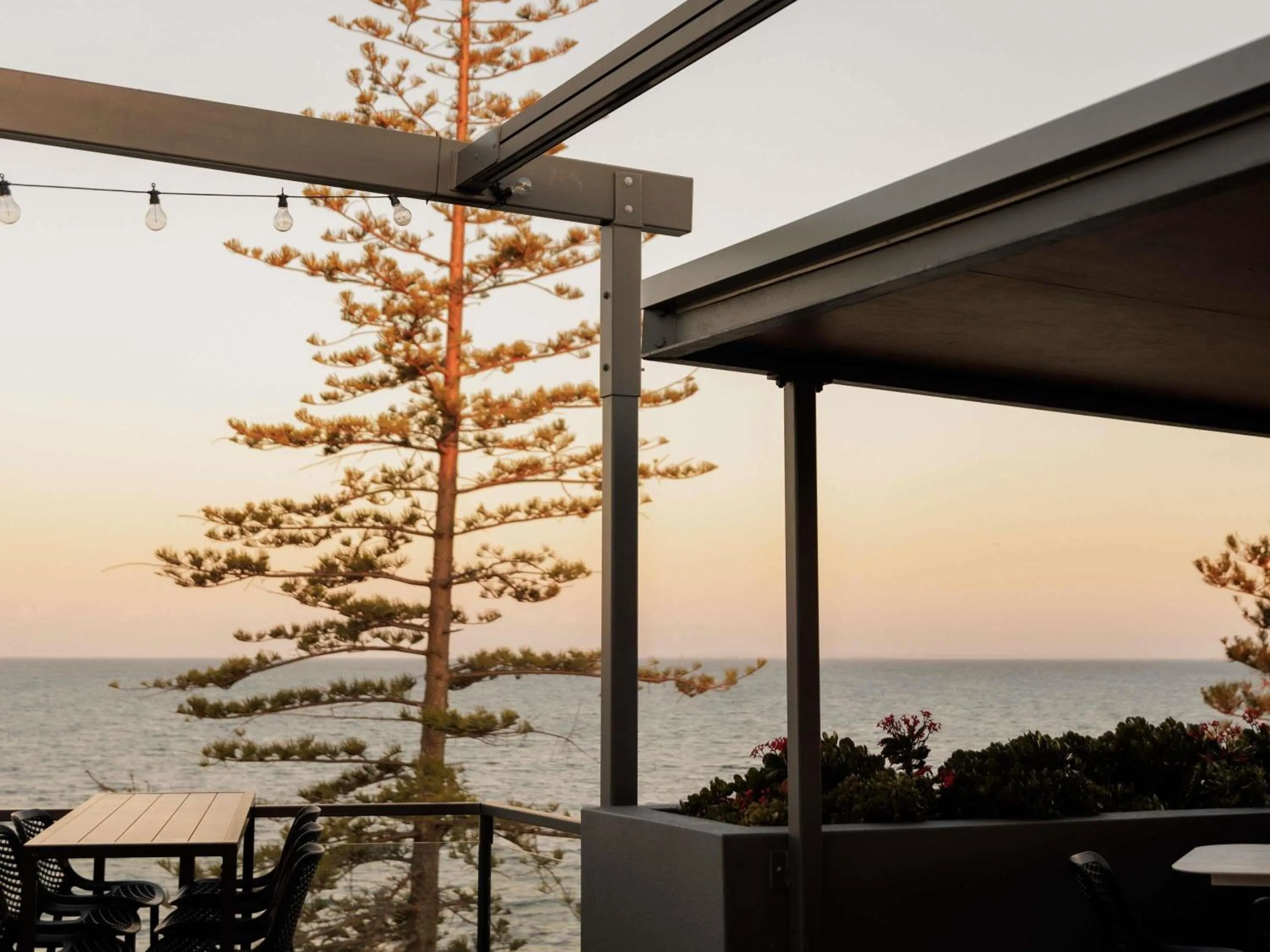 Lounge or bar in The Sebel Brisbane Margate Beach