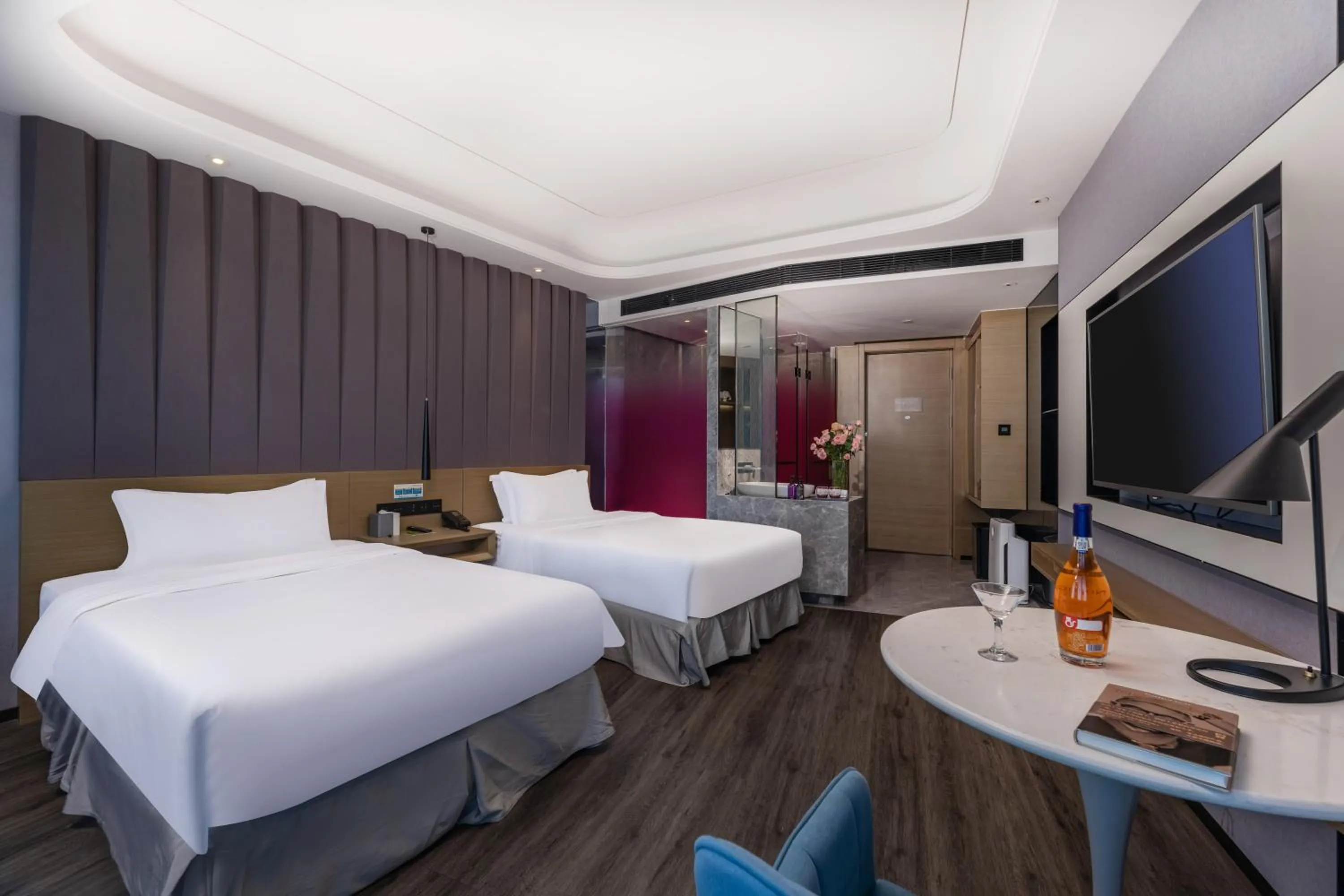 Bed in Mercure Hangzhou Qianjiang