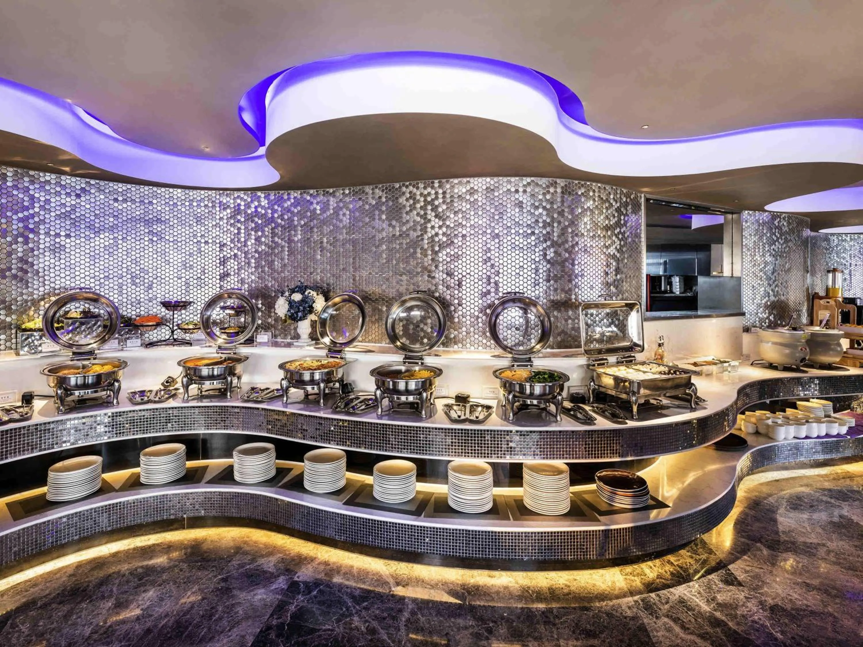 Restaurant/places to eat in Mercure Hangzhou Qianjiang