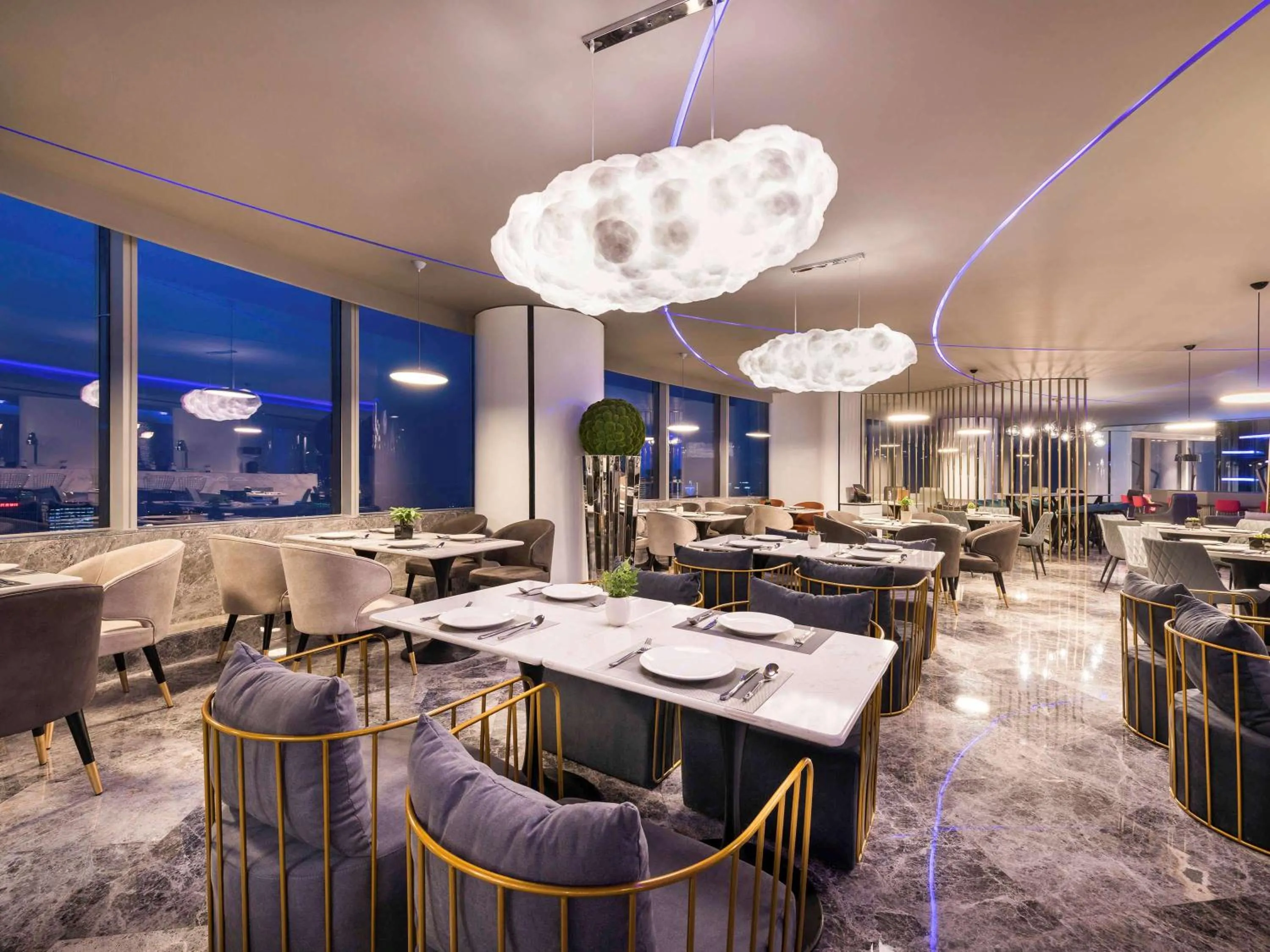 Restaurant/places to eat in Mercure Hangzhou Qianjiang