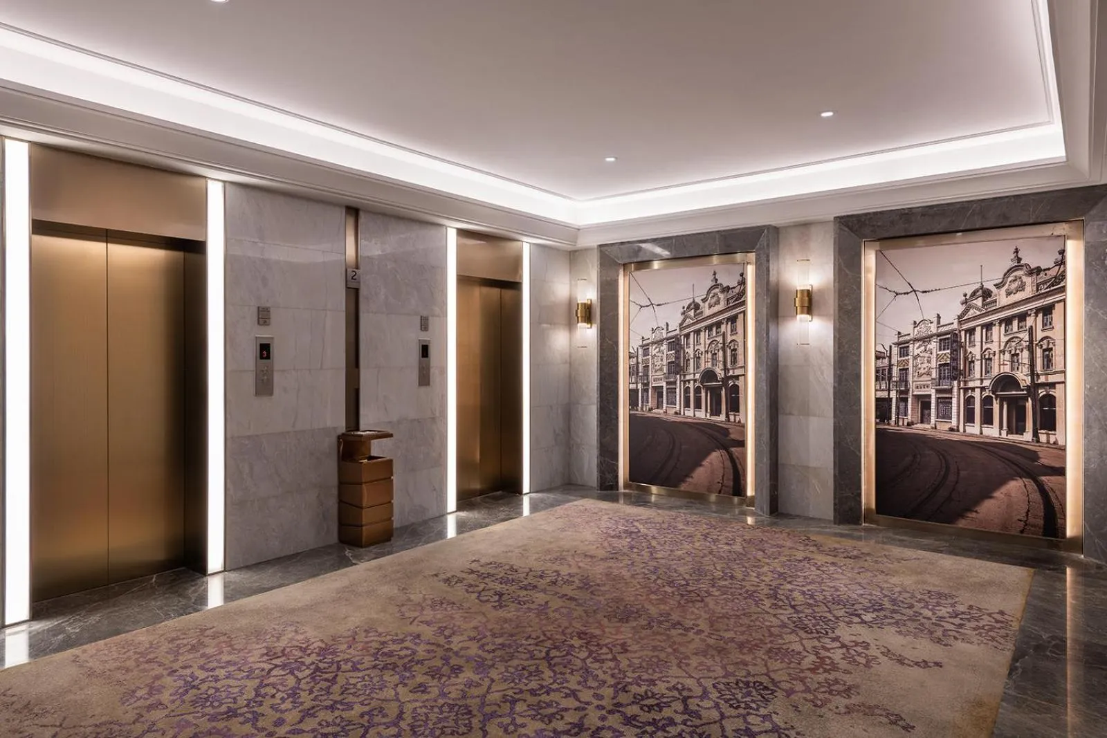 elevator, Bed in Mercure Shanghai NECC