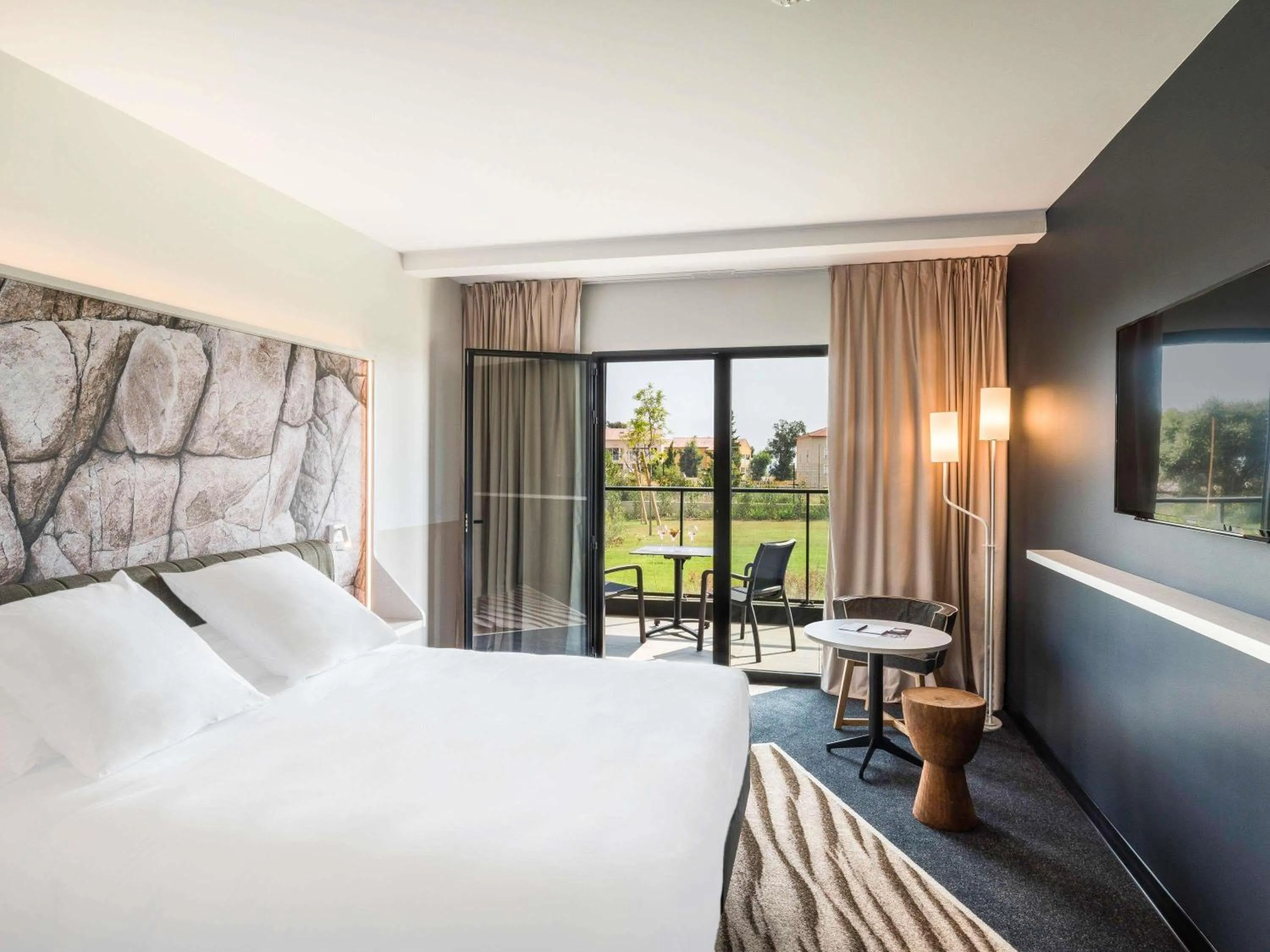 Property building, Bed in Mercure Hotel & Spa Bastia Biguglia