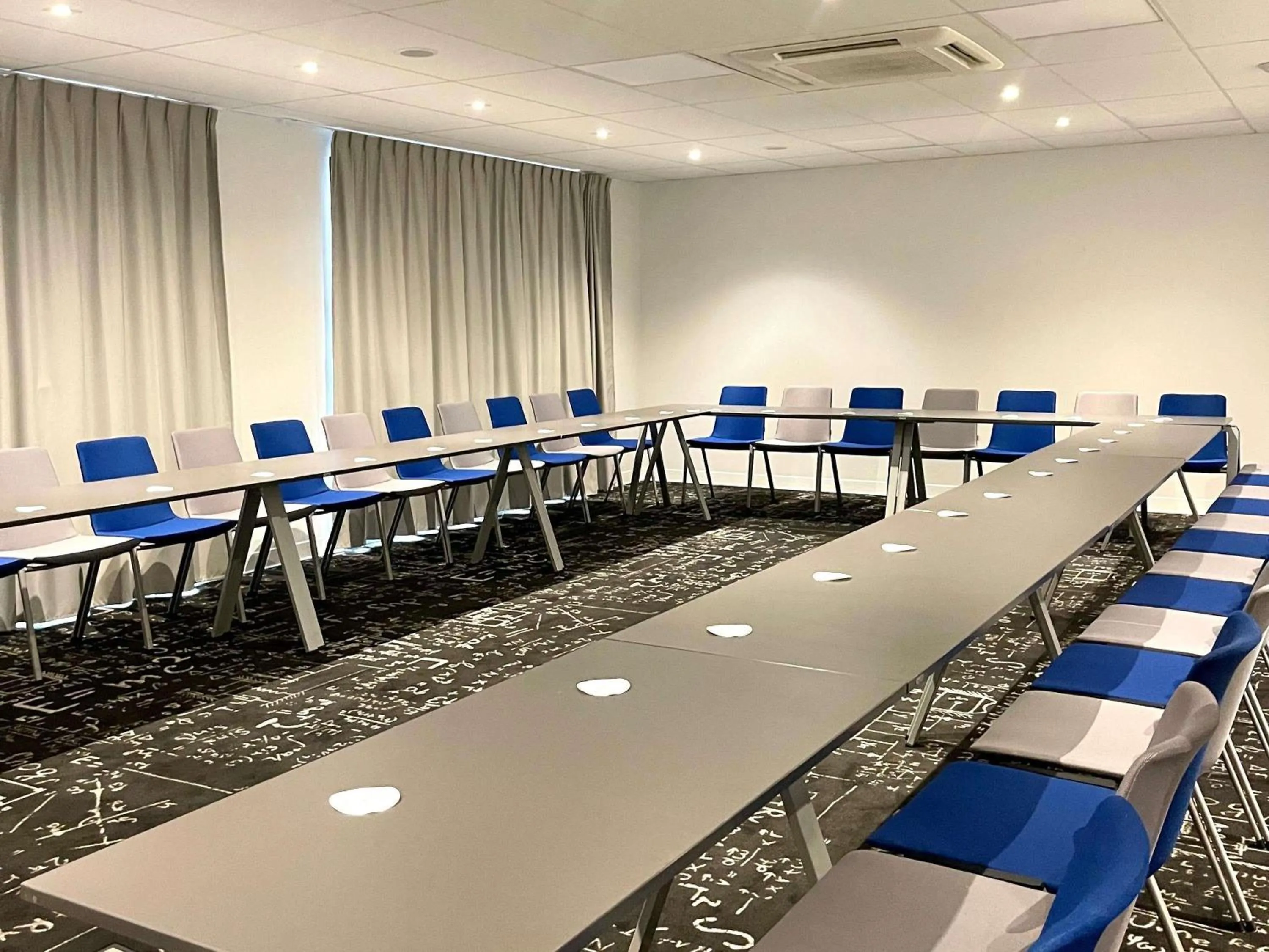 Meeting/conference room in Mercure Hotel & Spa Bastia Biguglia