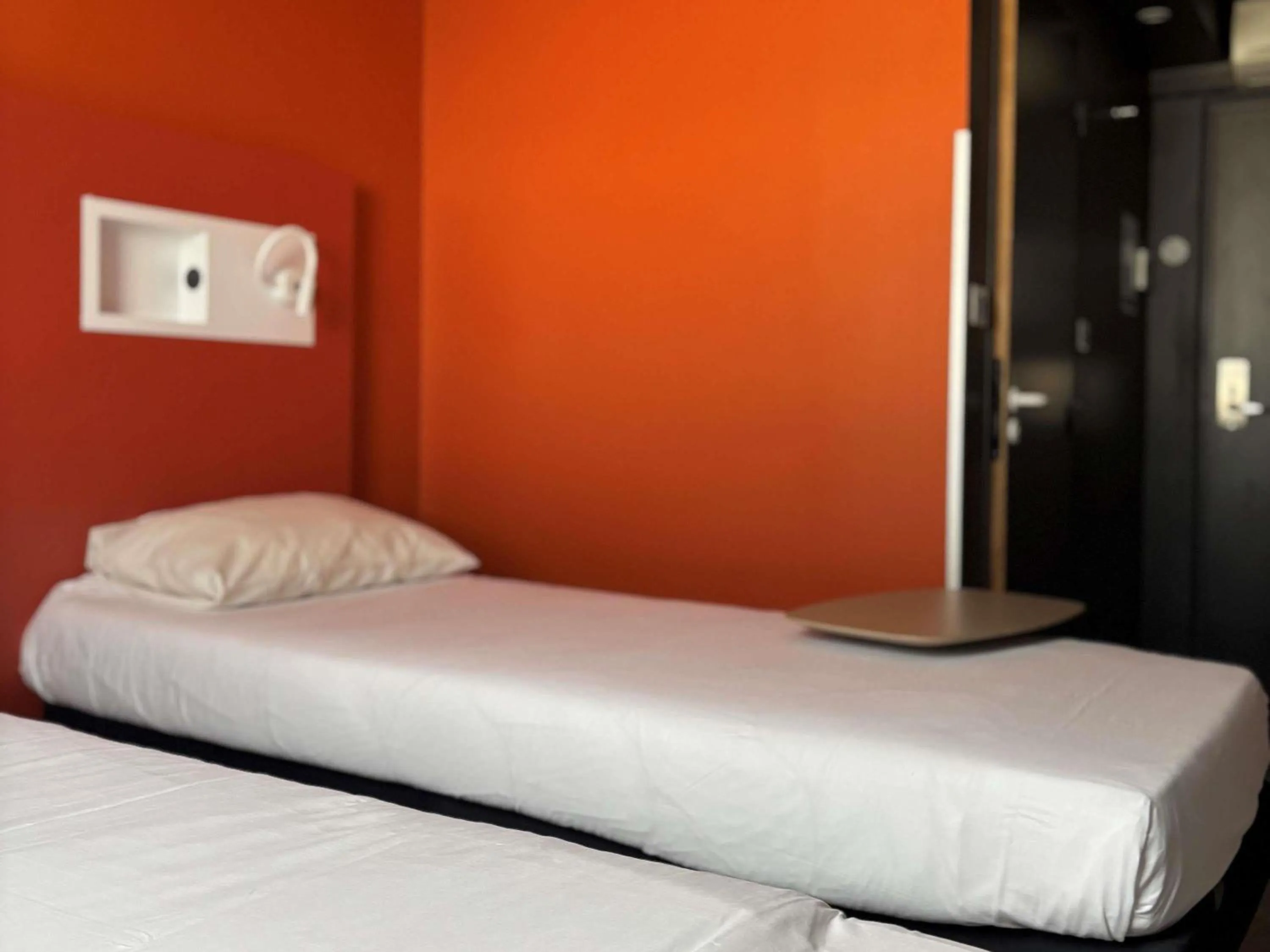 Bedroom, Bed in ibis budget Rennes Rte Lorient