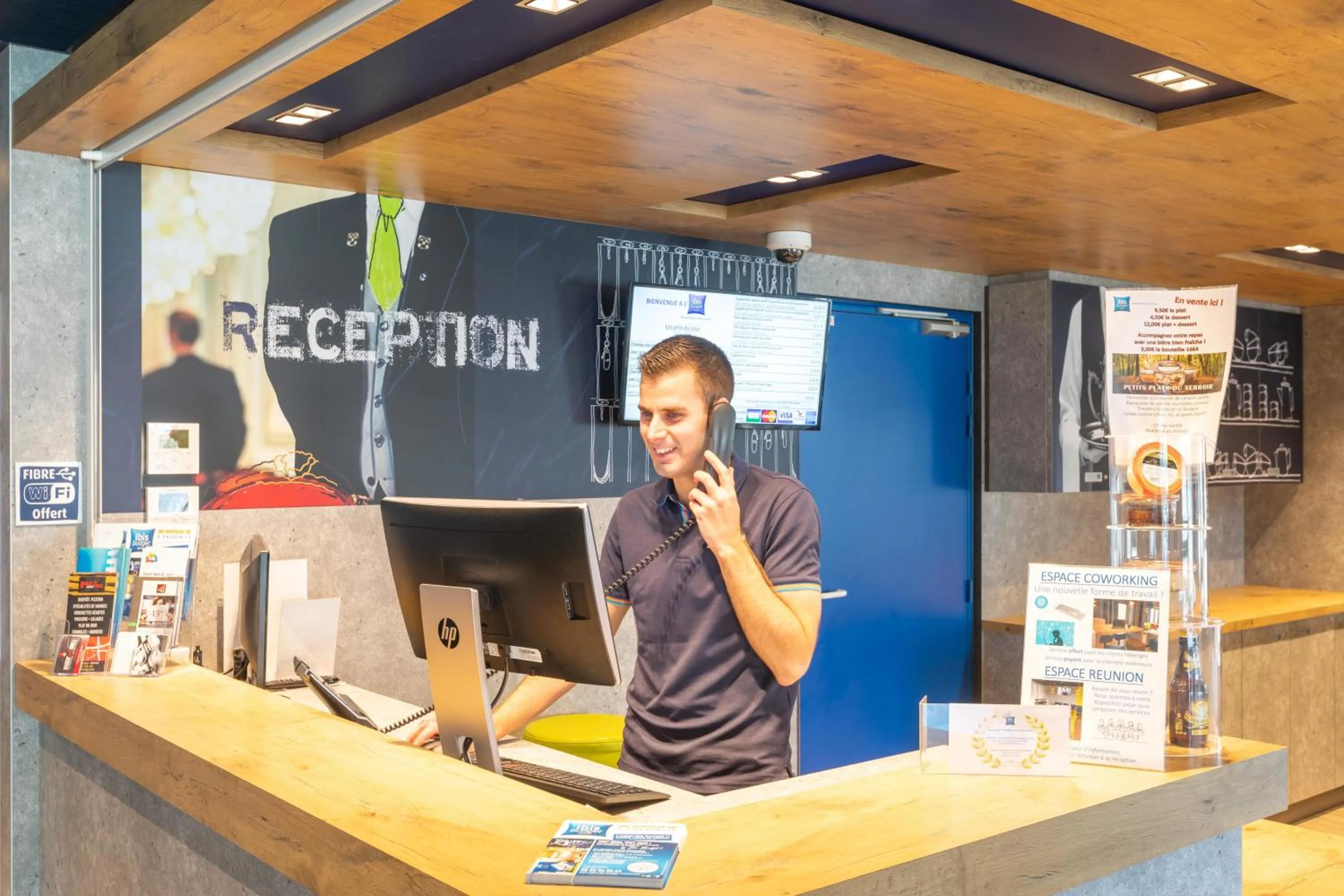 Staff in ibis budget Rennes Rte Lorient