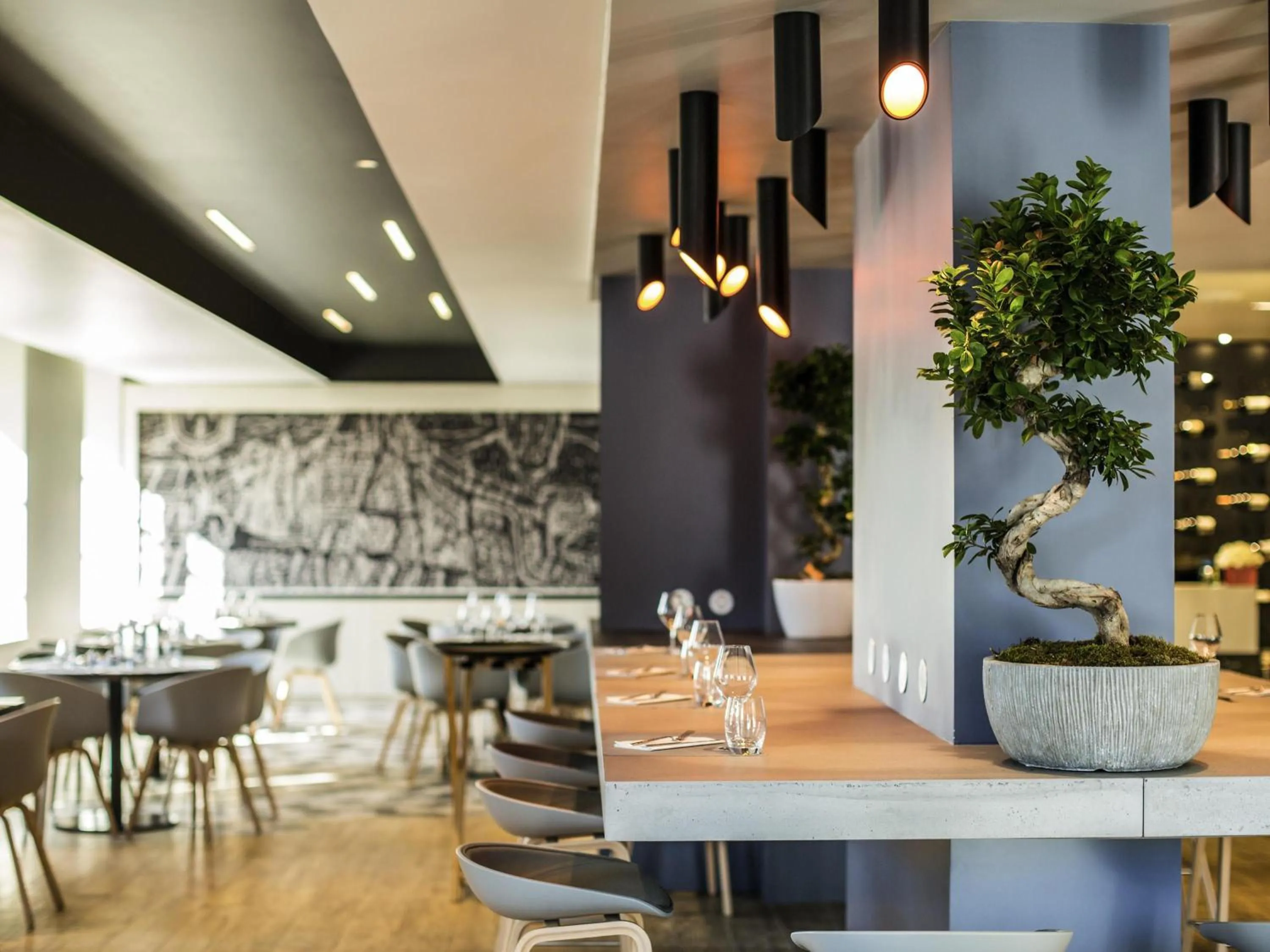 Restaurant/places to eat in Mercure Beauvais Centre Cathédrale