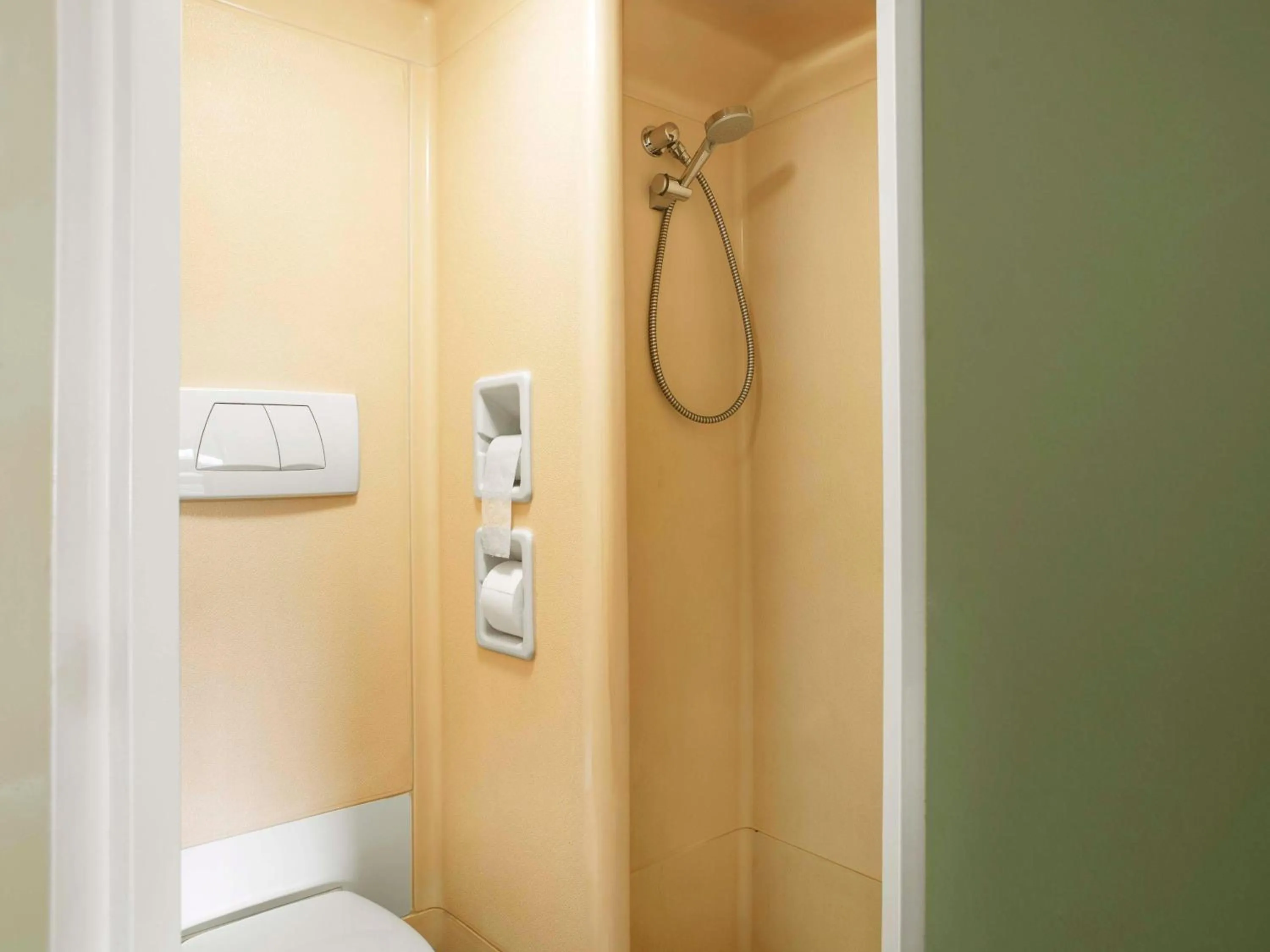 Shower in B&B HOTEL Flensburg-City