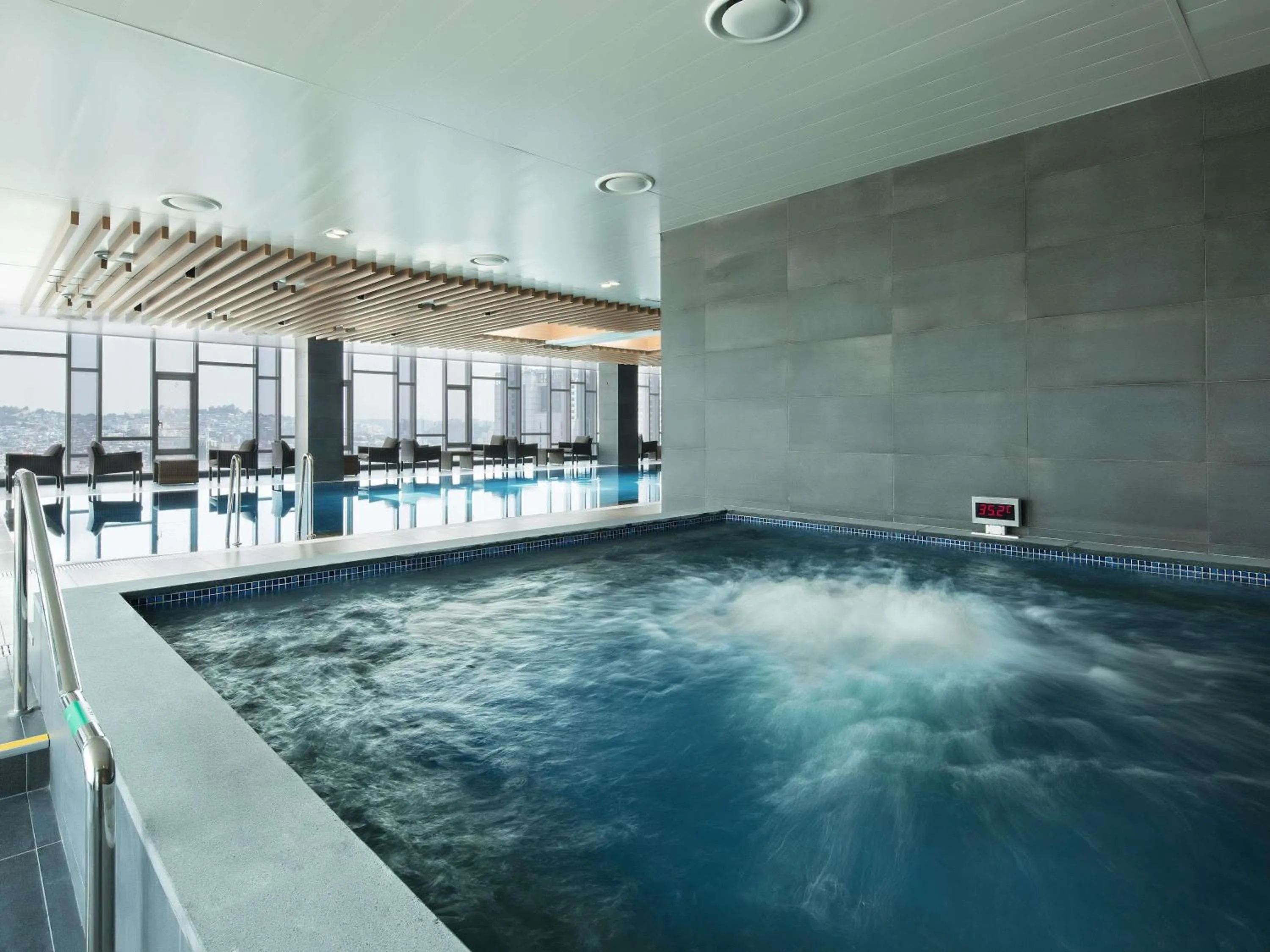 Fitness centre/facilities in Novotel Ambassador Seoul Dongdaemun Hotels & Residences