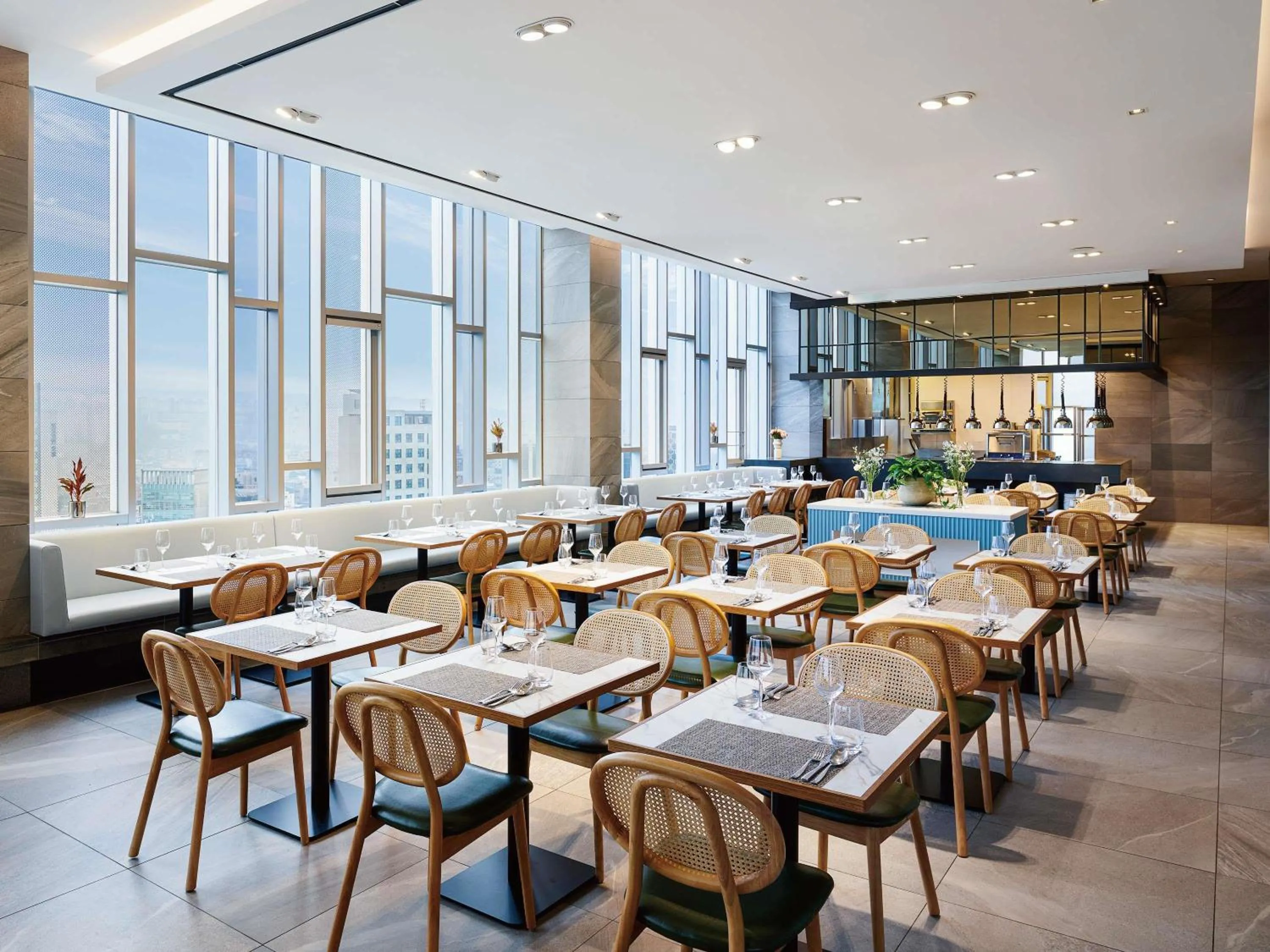 Restaurant/places to eat in Novotel Ambassador Seoul Dongdaemun Hotels & Residences