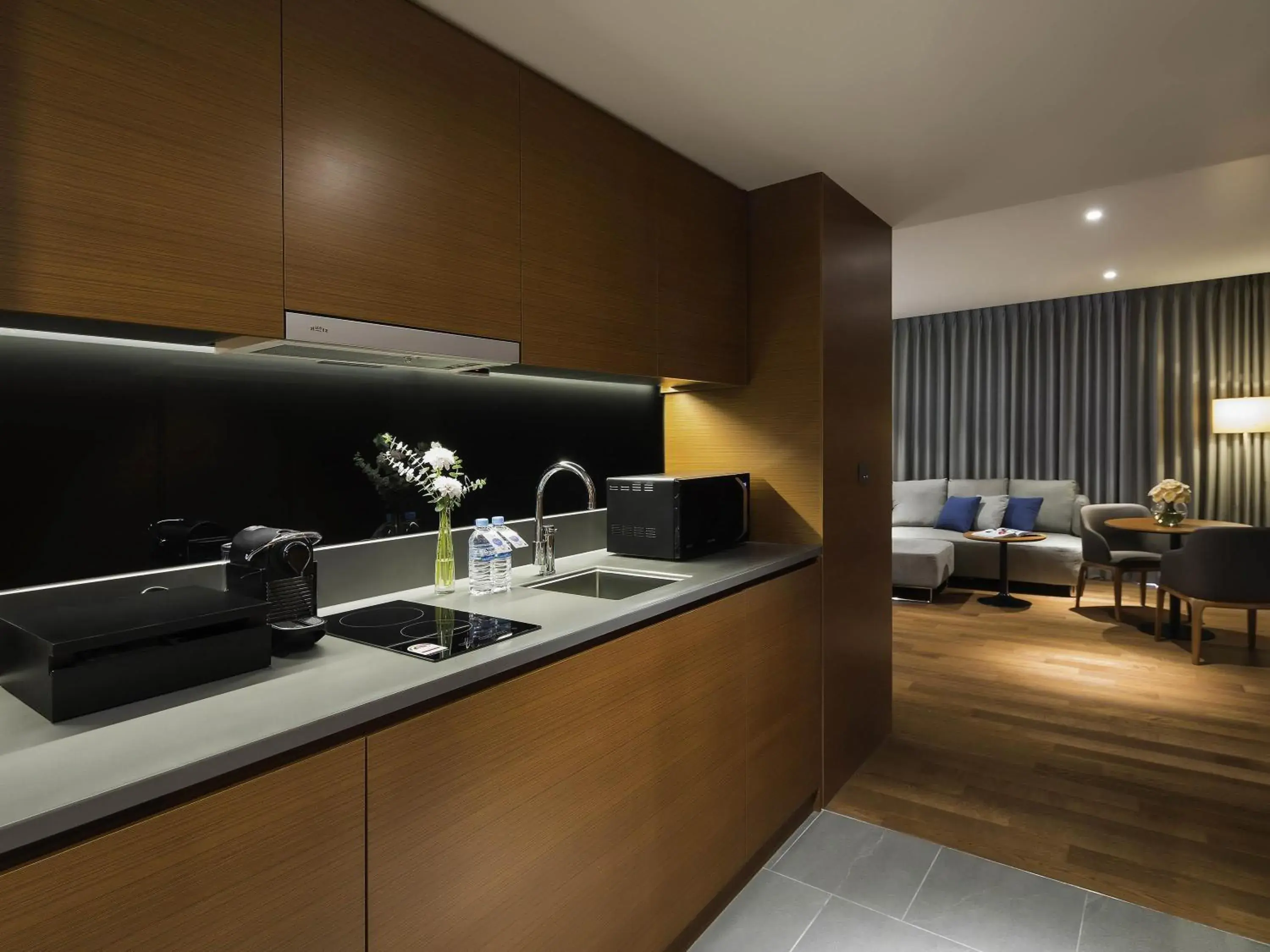 Residence Deluxe Room with Three Single Beds (3 Adults) in Novotel Ambassador Seoul Dongdaemun Hotels & Residences Residence Deluxe Room with Three Single Beds (3 Adults) in Novotel Ambassador Seoul Dongdaemun Hotels & Residences